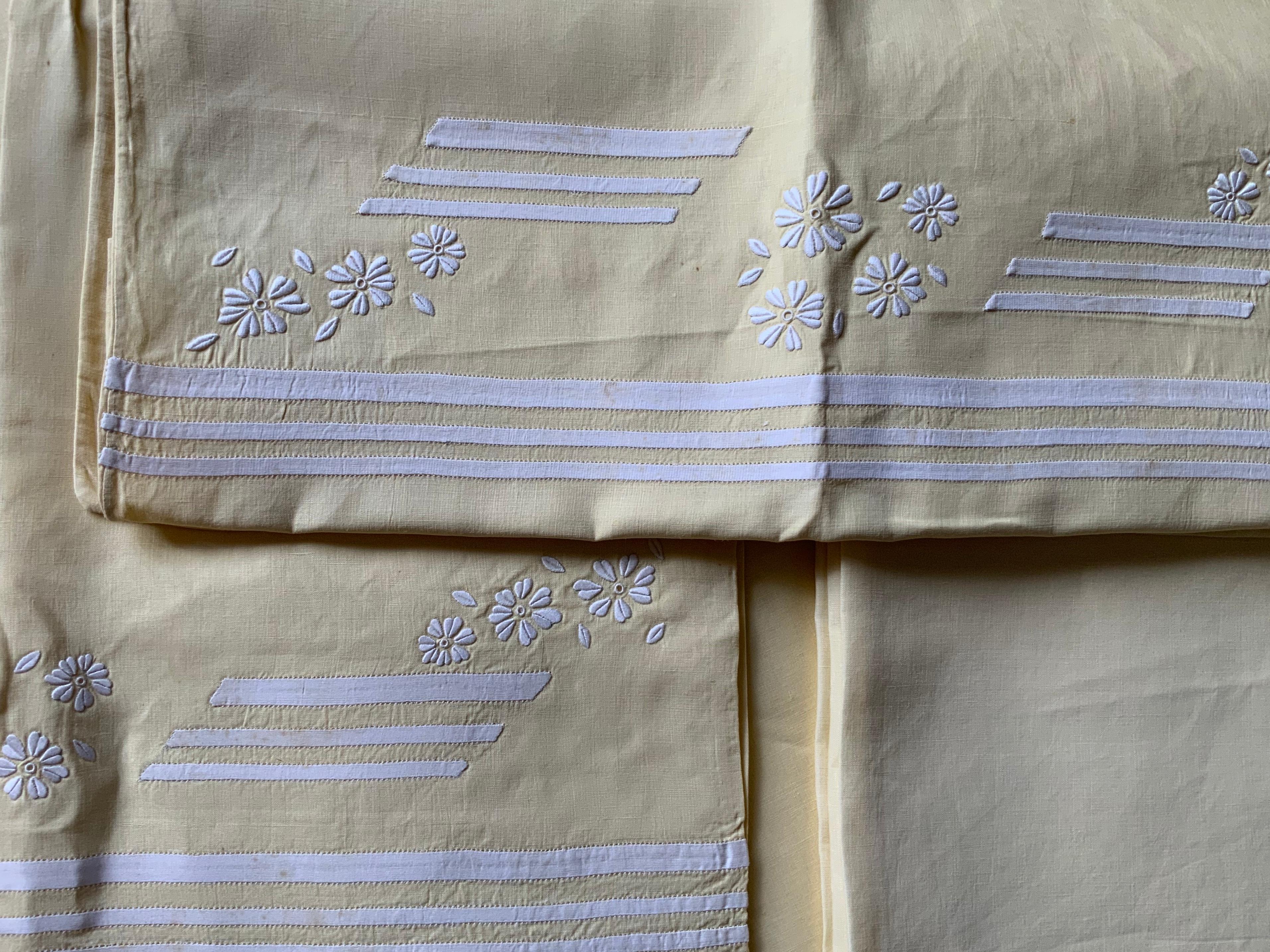 Vintage Set of Embroidered Bed Linen Full/Queen Flat Sheets/Pillowcases 3