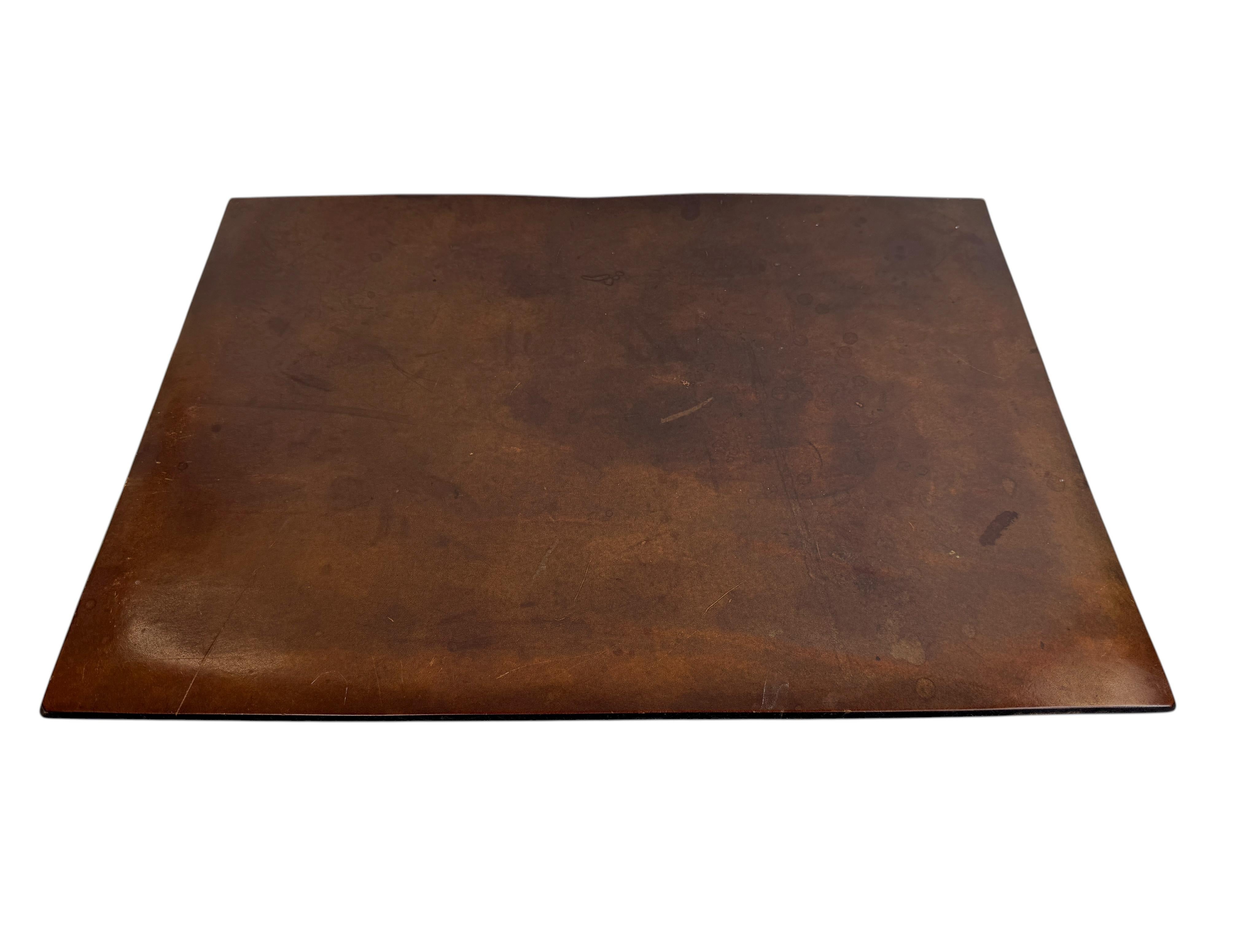 Vintage Set von Fife Leder Schreibtisch Zubehör, Mitte des 20. Jahrhunderts Italien 1950er Jahre (Moderne der Mitte des Jahrhunderts) im Angebot