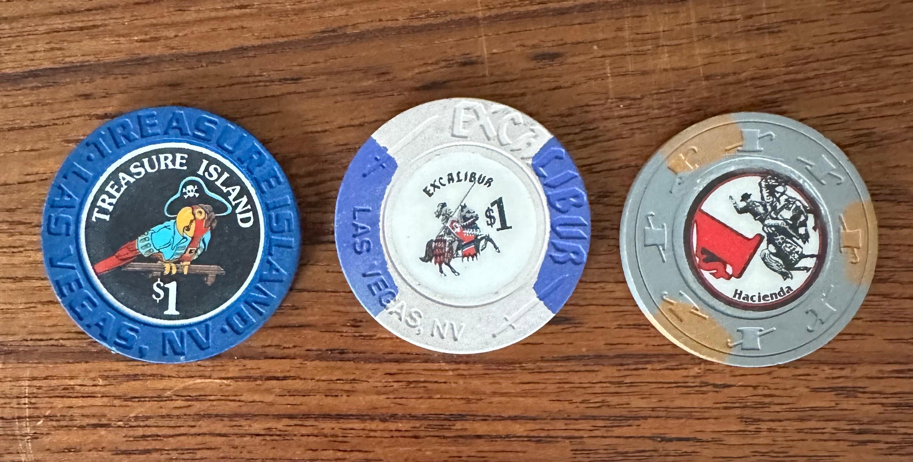 American Vintage Set of Fifteen Las Vegas $1 Poker Chips For Sale