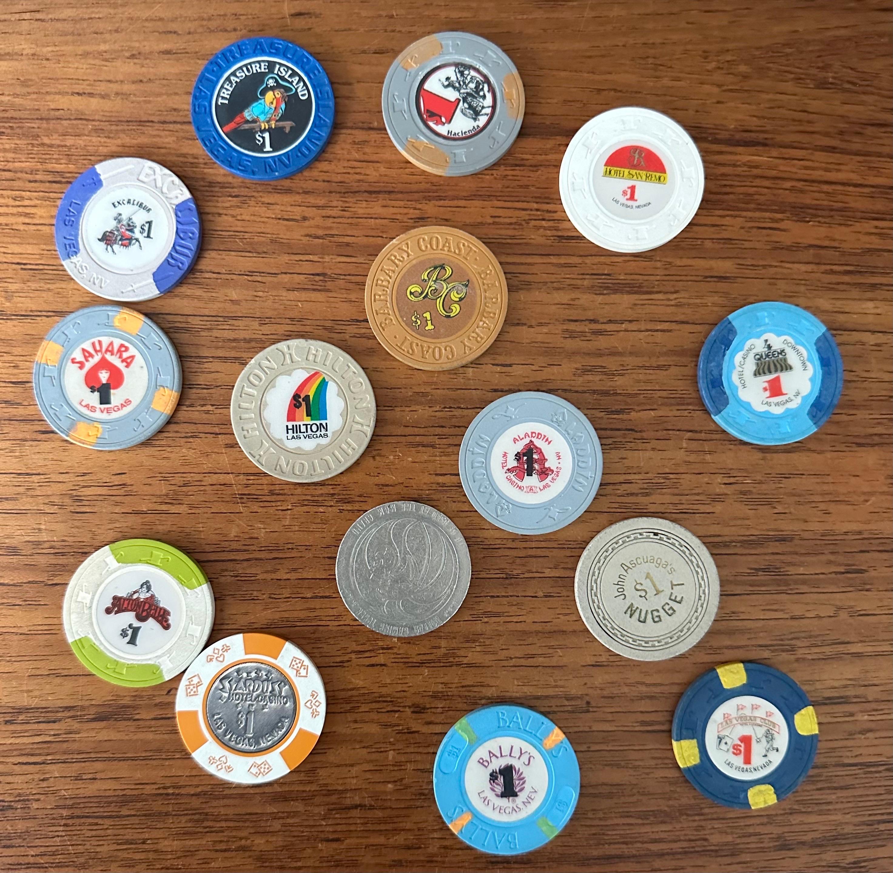 Vintage Set of Fifteen Las Vegas $1 Poker Chips For Sale 2