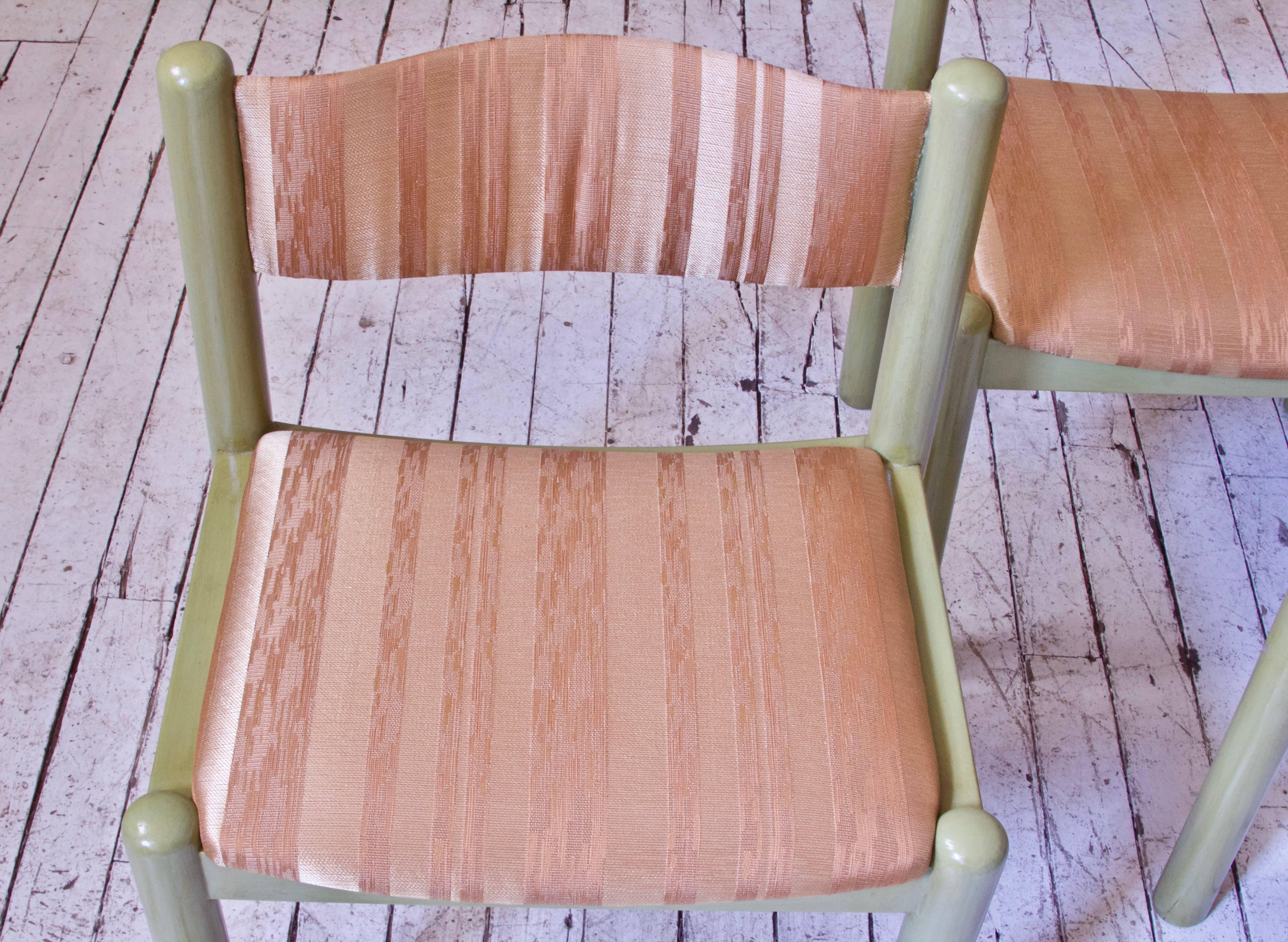 Vintage Set of Four Magistretti Chairs in Silk and Glazed Oak, Italy, 1960s For Sale 5