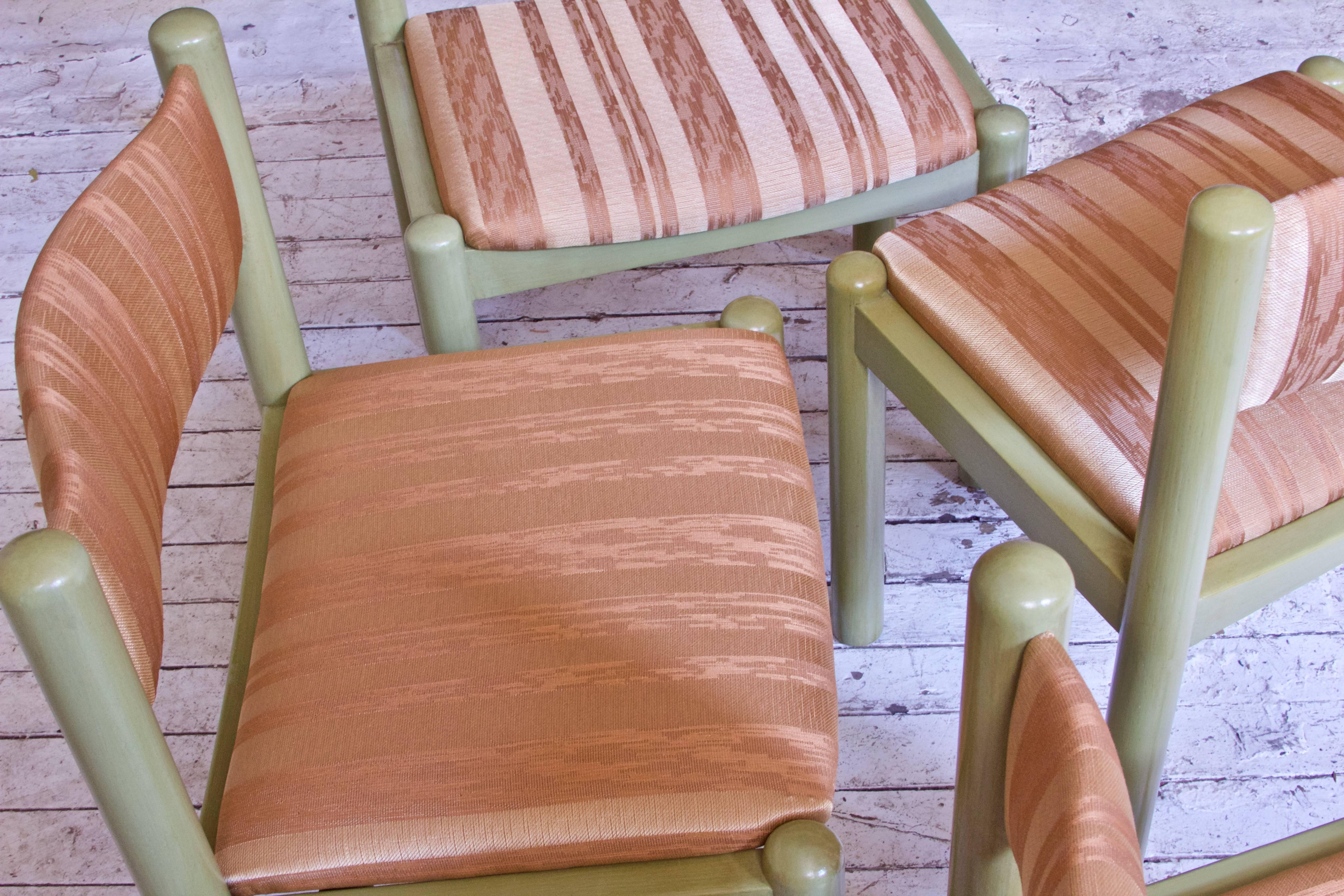 Vintage Set of Four Magistretti Chairs in Silk and Glazed Oak, Italy, 1960s For Sale 6