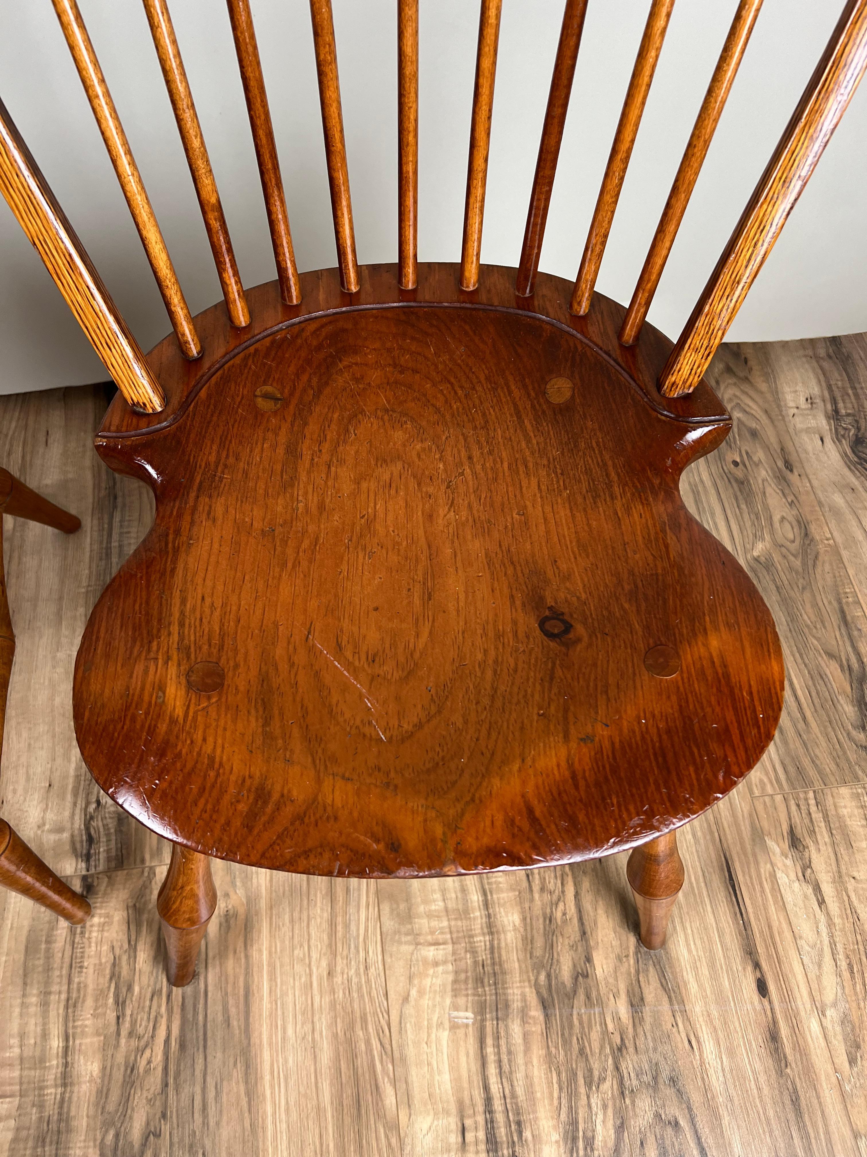 Vintage Set of Four D.R. Chaises Windsor à dossier arrondi Dimes (Bambou) en vente 3