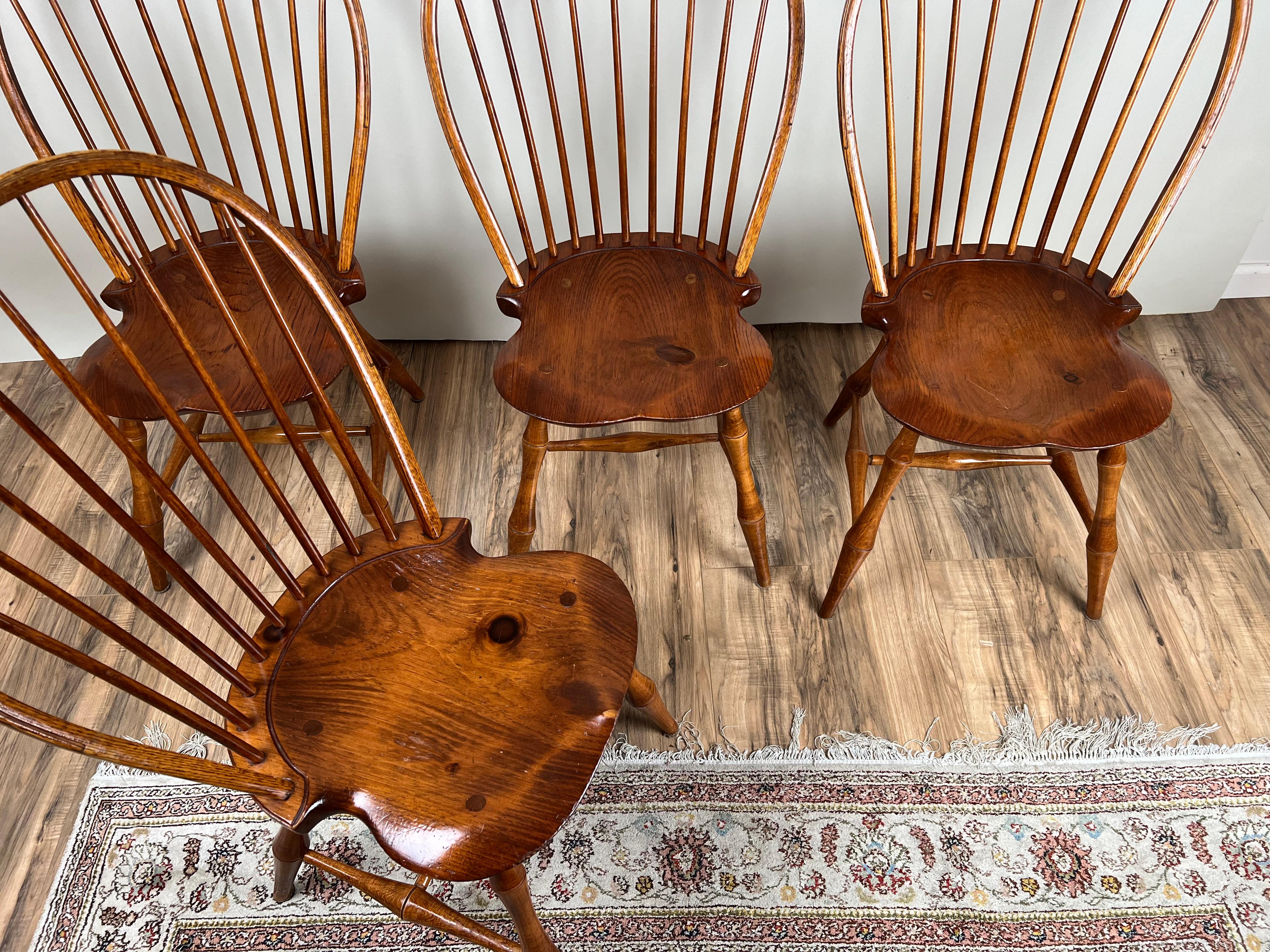 Vintage Set of Four D.R. Chaises Windsor à dossier arrondi Dimes (Bambou) en vente 5