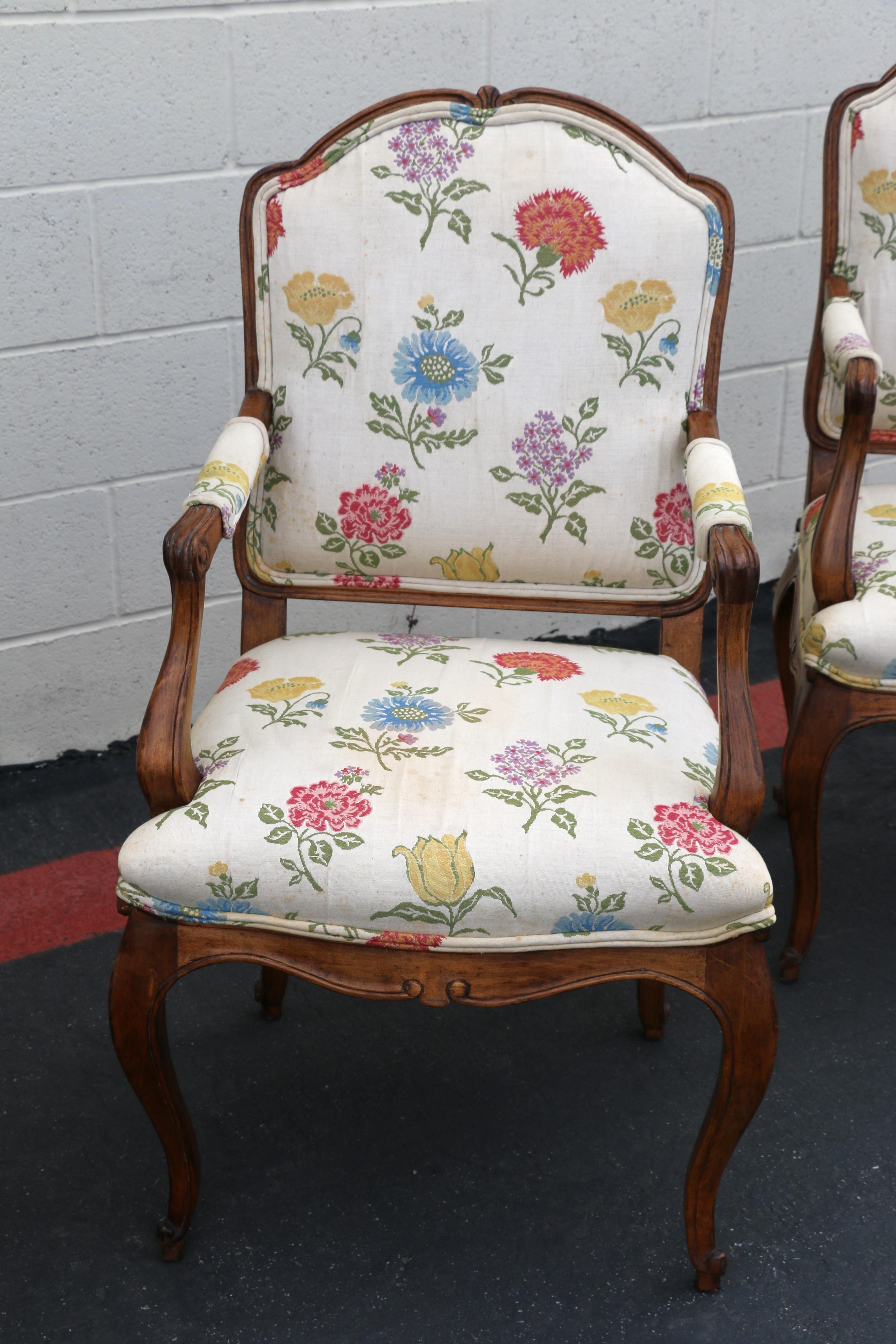 Conjunto Vintage de Cuatro Sillones de Comedor Estilo Luis XV Provincial Francés en venta 5