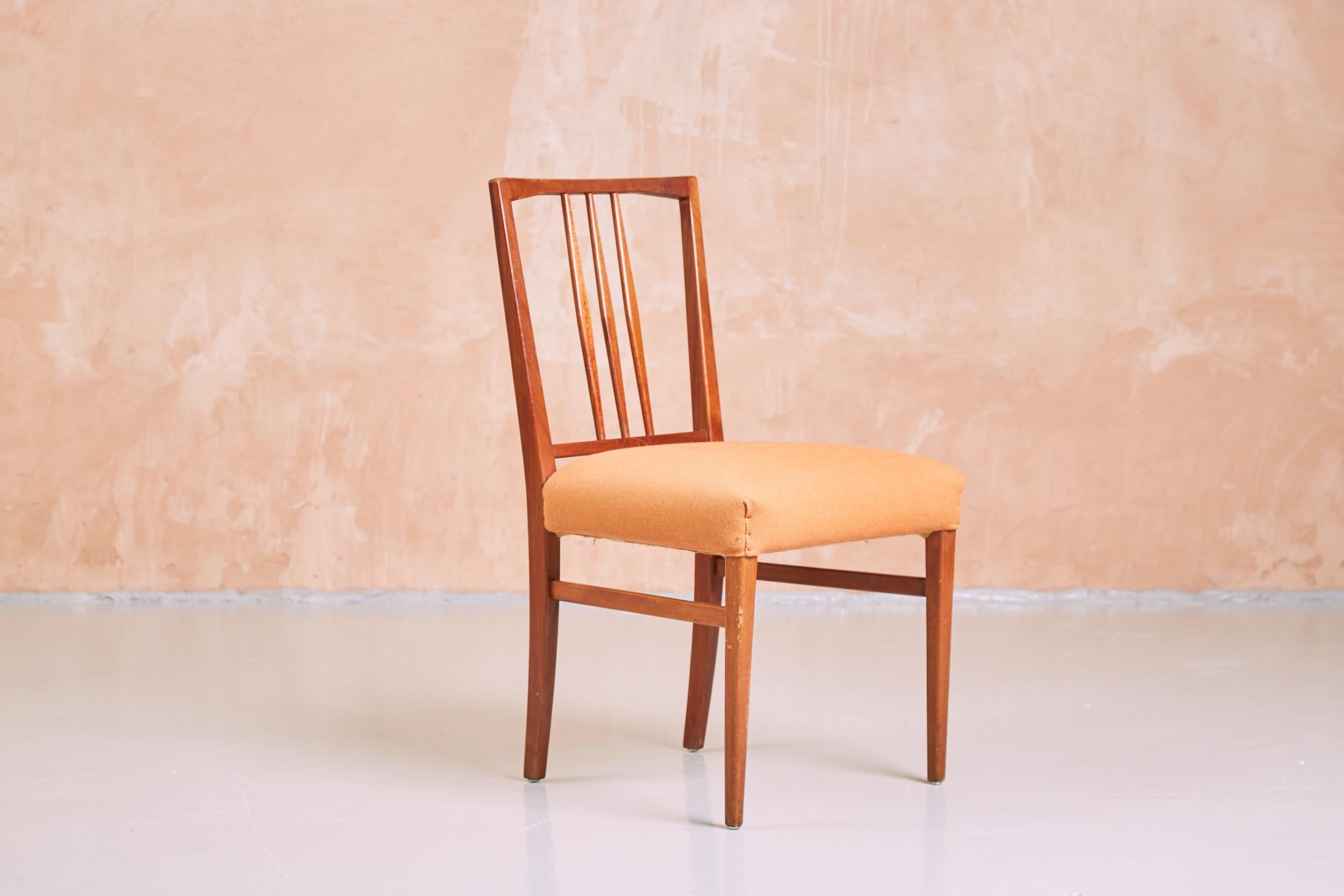 Vintage Set of Four Gordon Russell Dining Chairs, for Heals, 1950s, England In Good Condition In London, GB