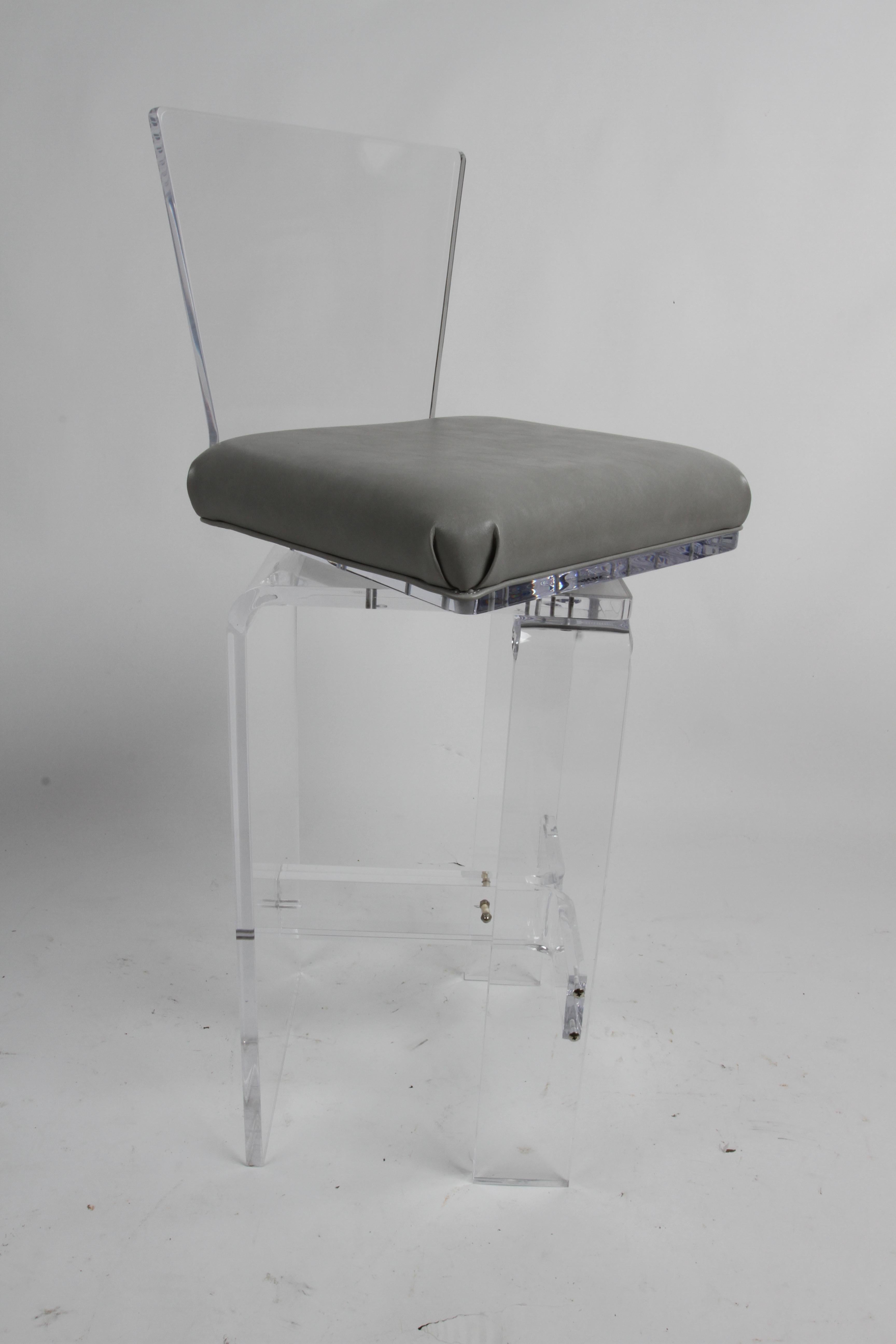 Vintage Set of Four Hollywood Regency Style AKKO Thick Lucite Swivel Barstools For Sale 8