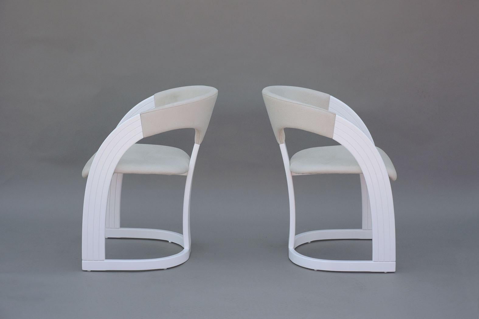 1970's Italian Dining Chairs Set - White Lacquered Wood & Leather For Sale 4