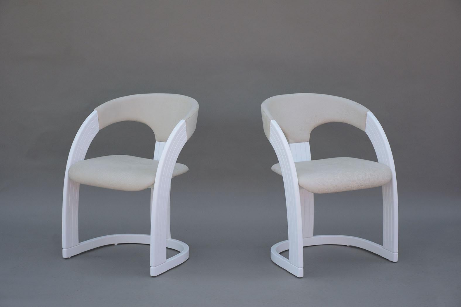 Paint 1970's Italian Dining Chairs Set - White Lacquered Wood & Leather For Sale