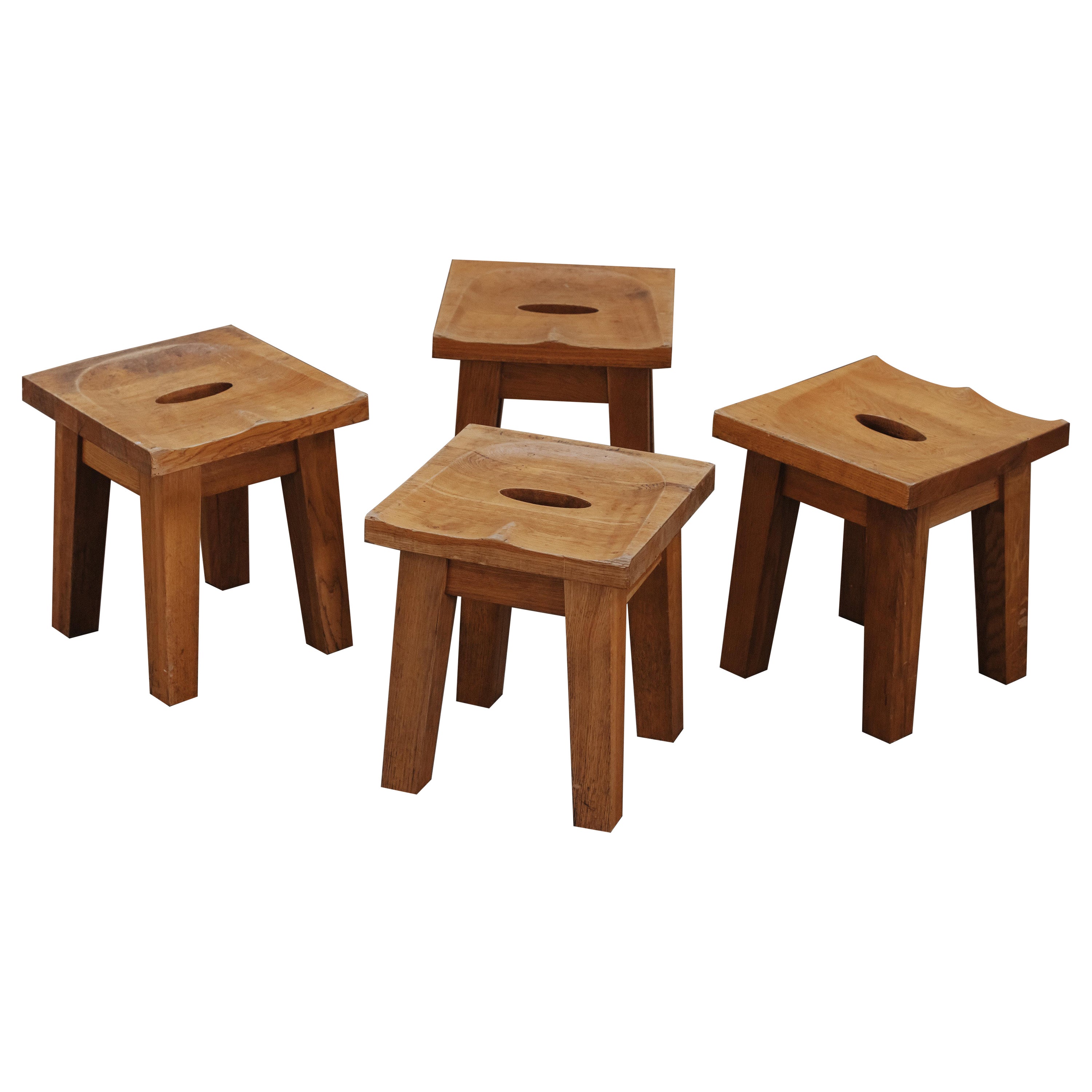 Vintage-Set aus vier Hockern aus Eiche aus Frankreich, um 1960 im Angebot