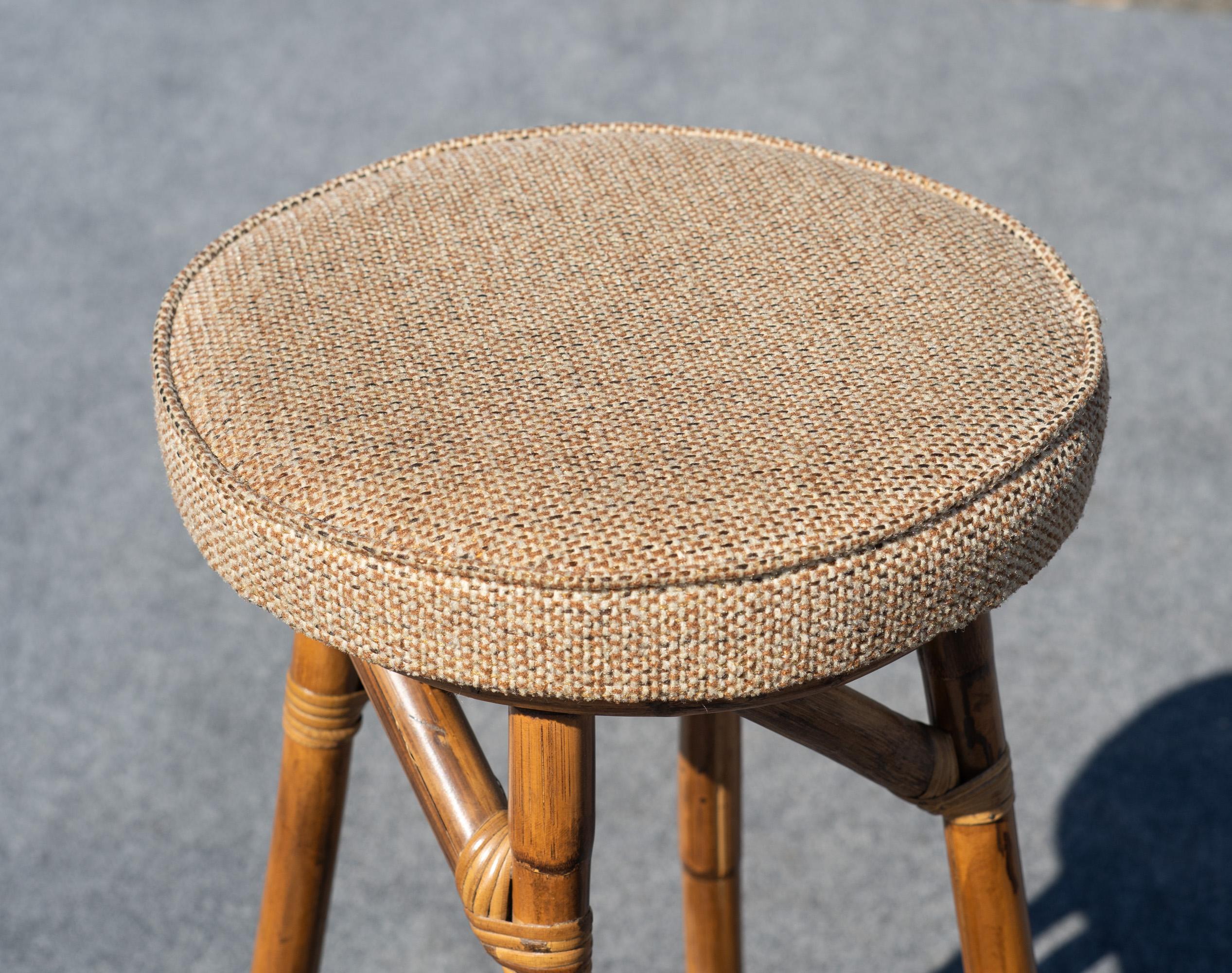 Vintage Set of Four Thick Rattan & Upholstery Counter-Height Barstools For Sale 4