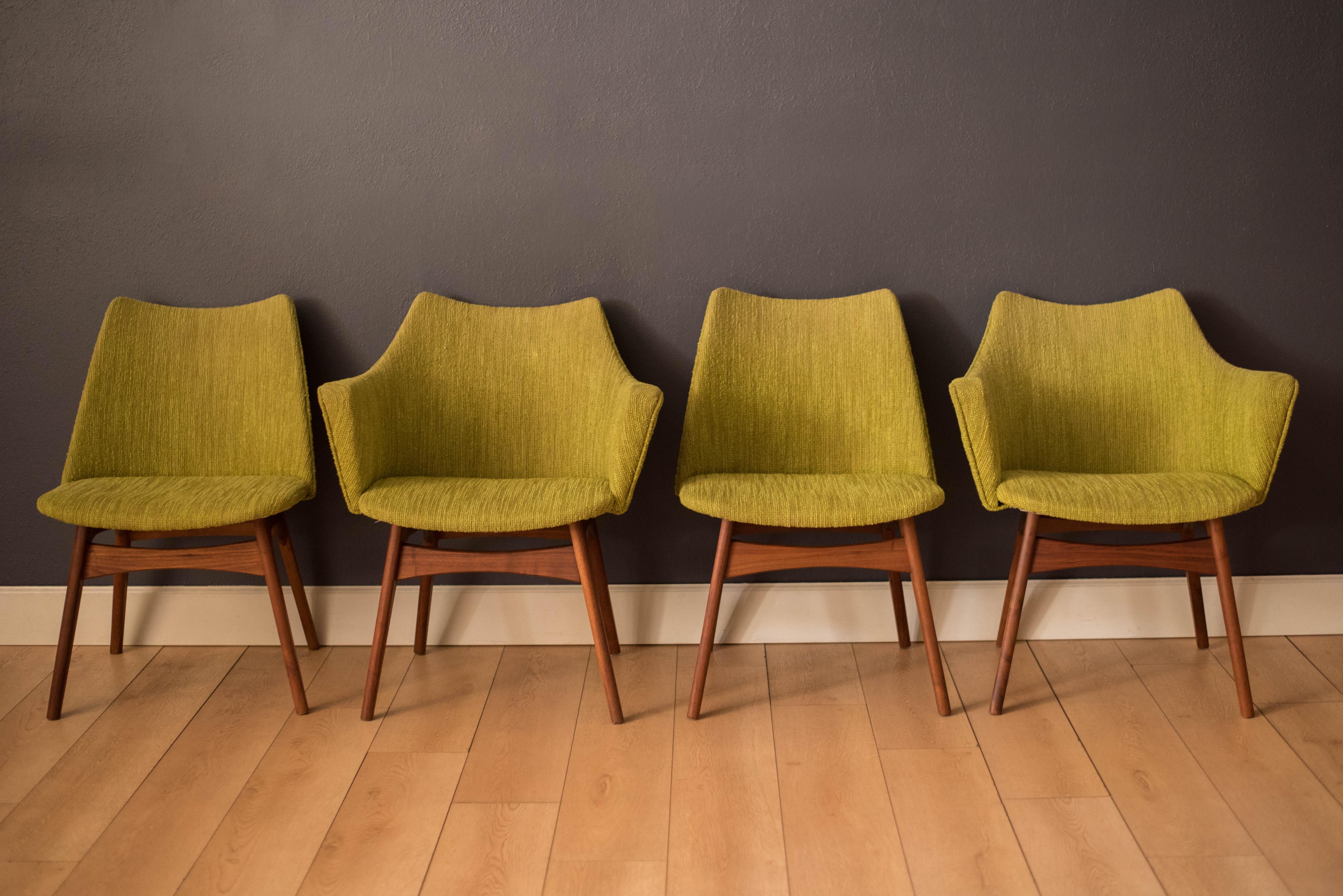 American Vintage Set of Four Walnut Dining Chairs by Adrian Pearsall for Craft Associates