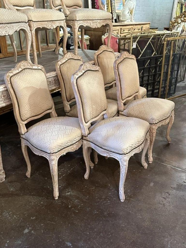 Vintage Set of French Louis XV Dinning Chairs For Sale 1