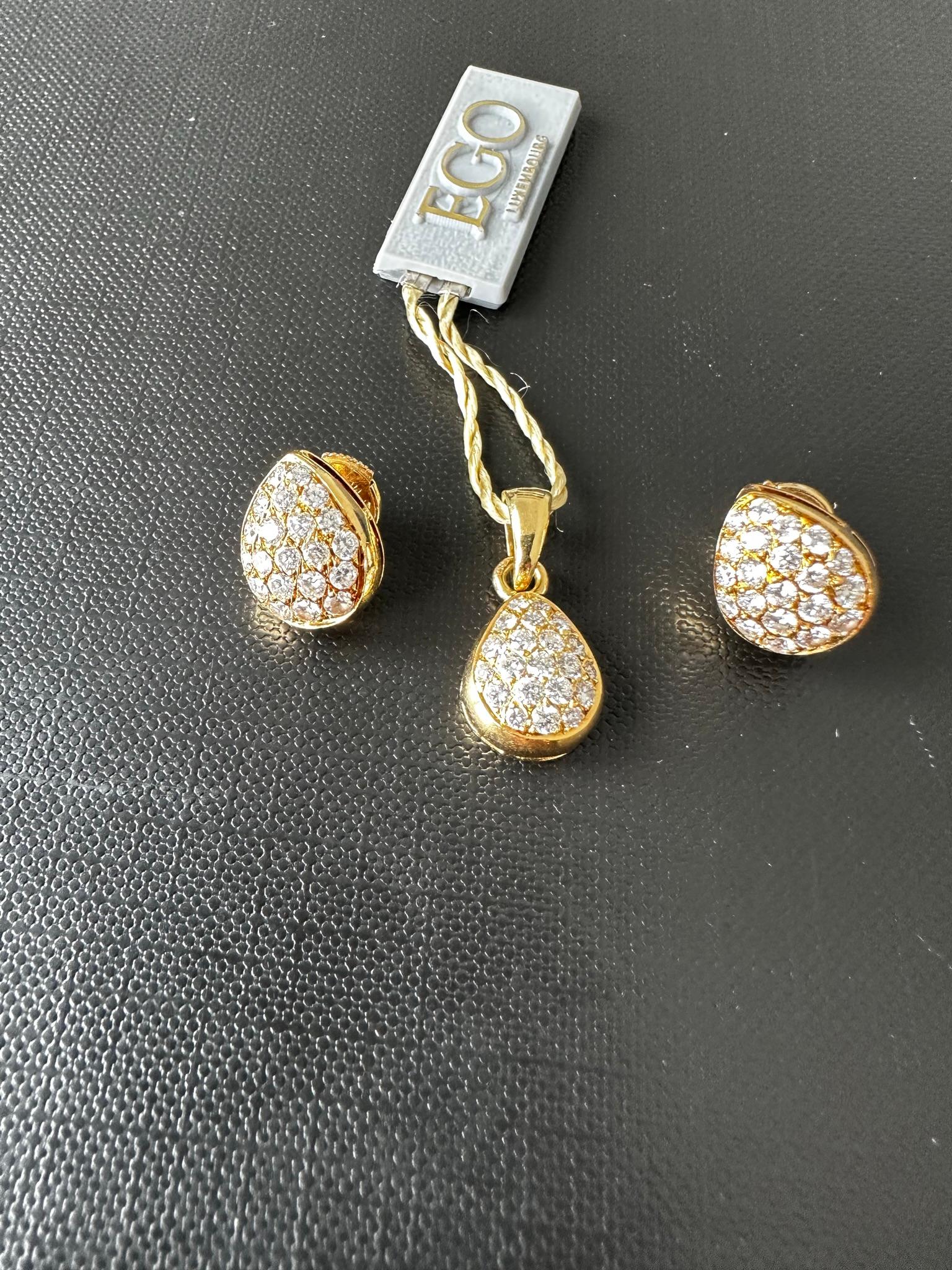 Vintage Set of jewels 18 karat Yellow Gold and Diamonds In Good Condition For Sale In Esch sur Alzette, Esch-sur-Alzette