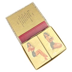 Jeu de cartes à jouer Pin-Up par Earl MacPherson, non ouvert, timbre IRS