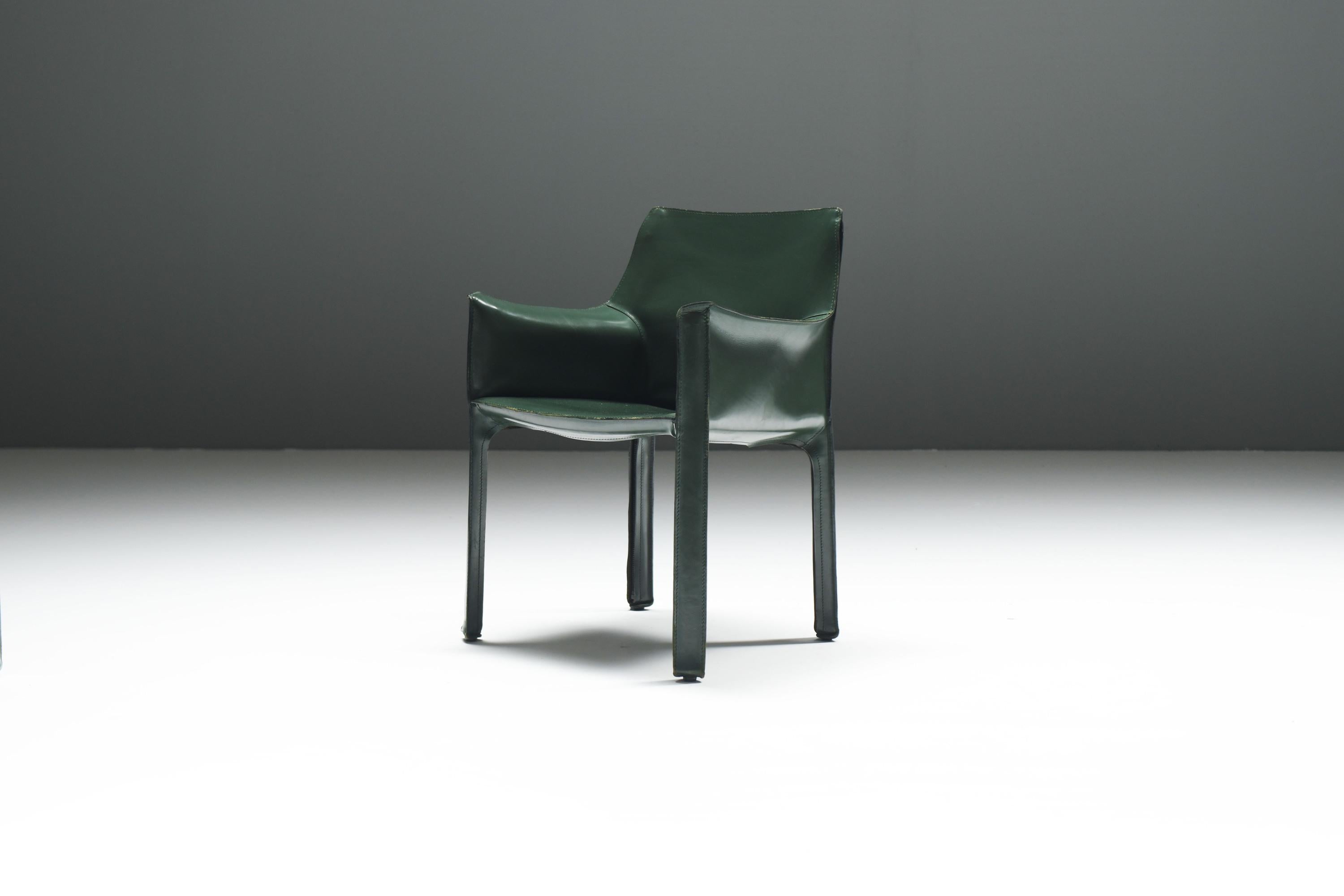 Vintage set of rare dark green Cab 413 chairs by Mario Bellini - CASSINA Italy For Sale 6