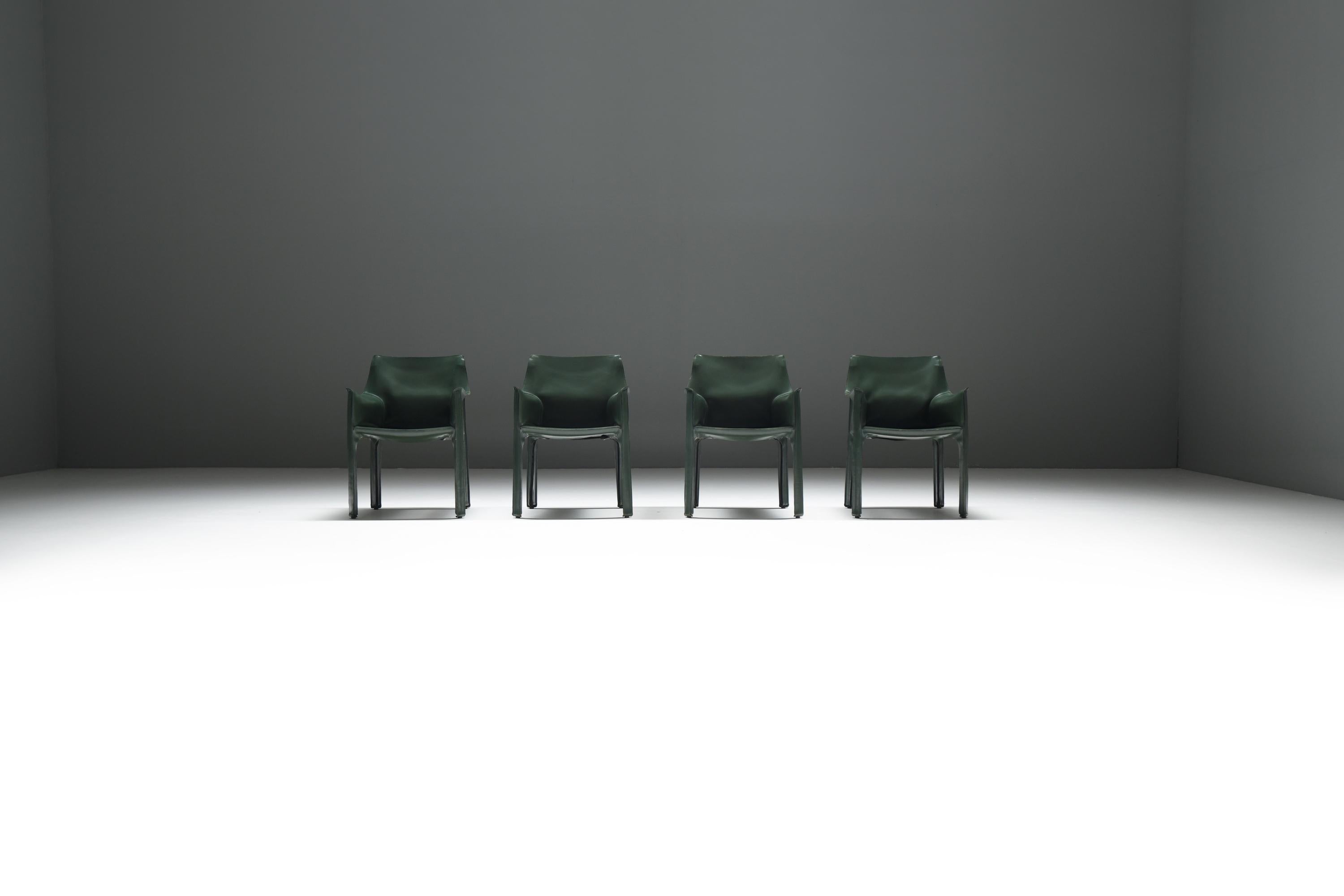 Mid-Century Modern Vintage set of rare dark green Cab 413 chairs by Mario Bellini - CASSINA Italy For Sale