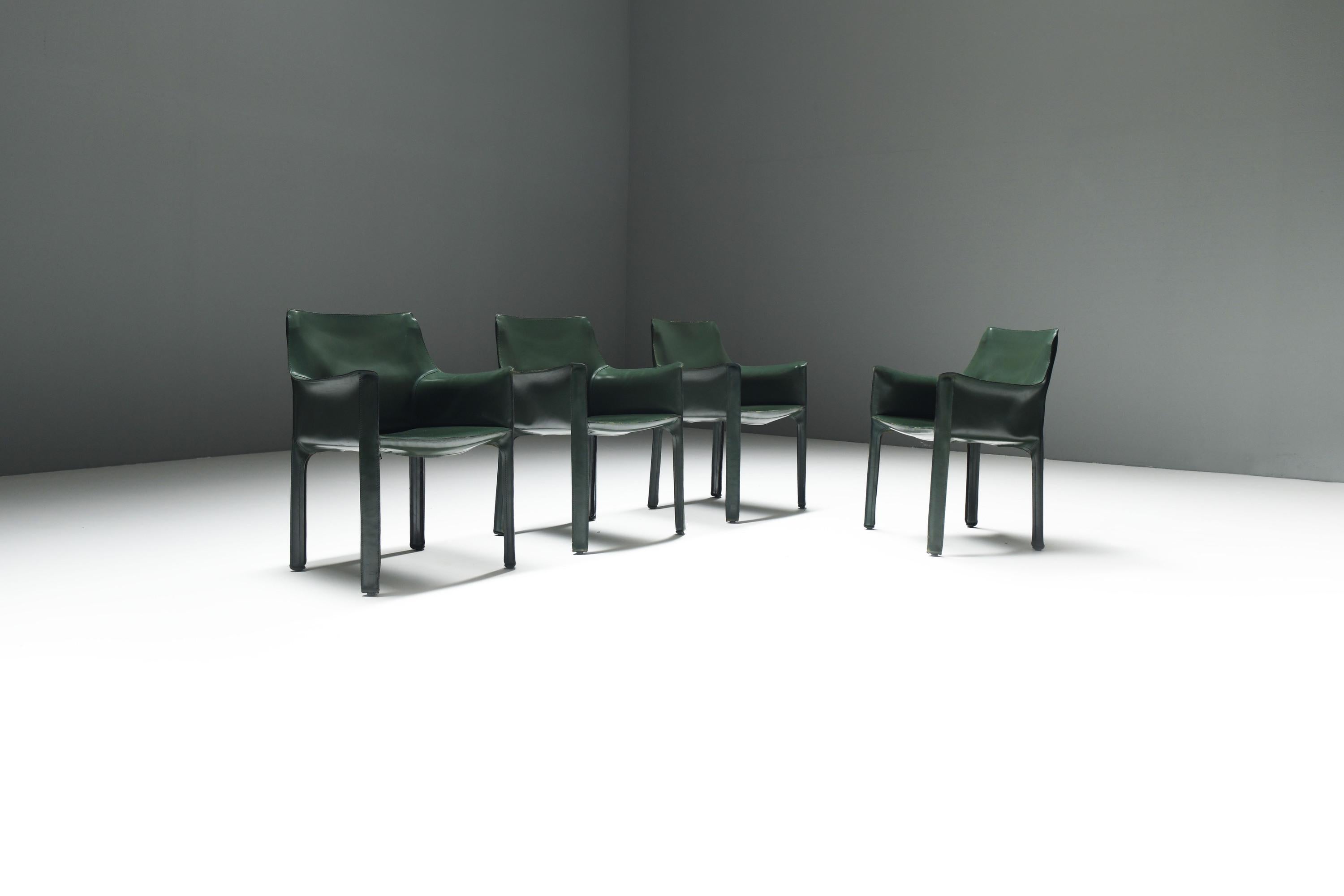 Vintage set of rare dark green Cab 413 chairs by Mario Bellini - CASSINA Italy In Good Condition For Sale In Buggenhout, Oost-Vlaanderen