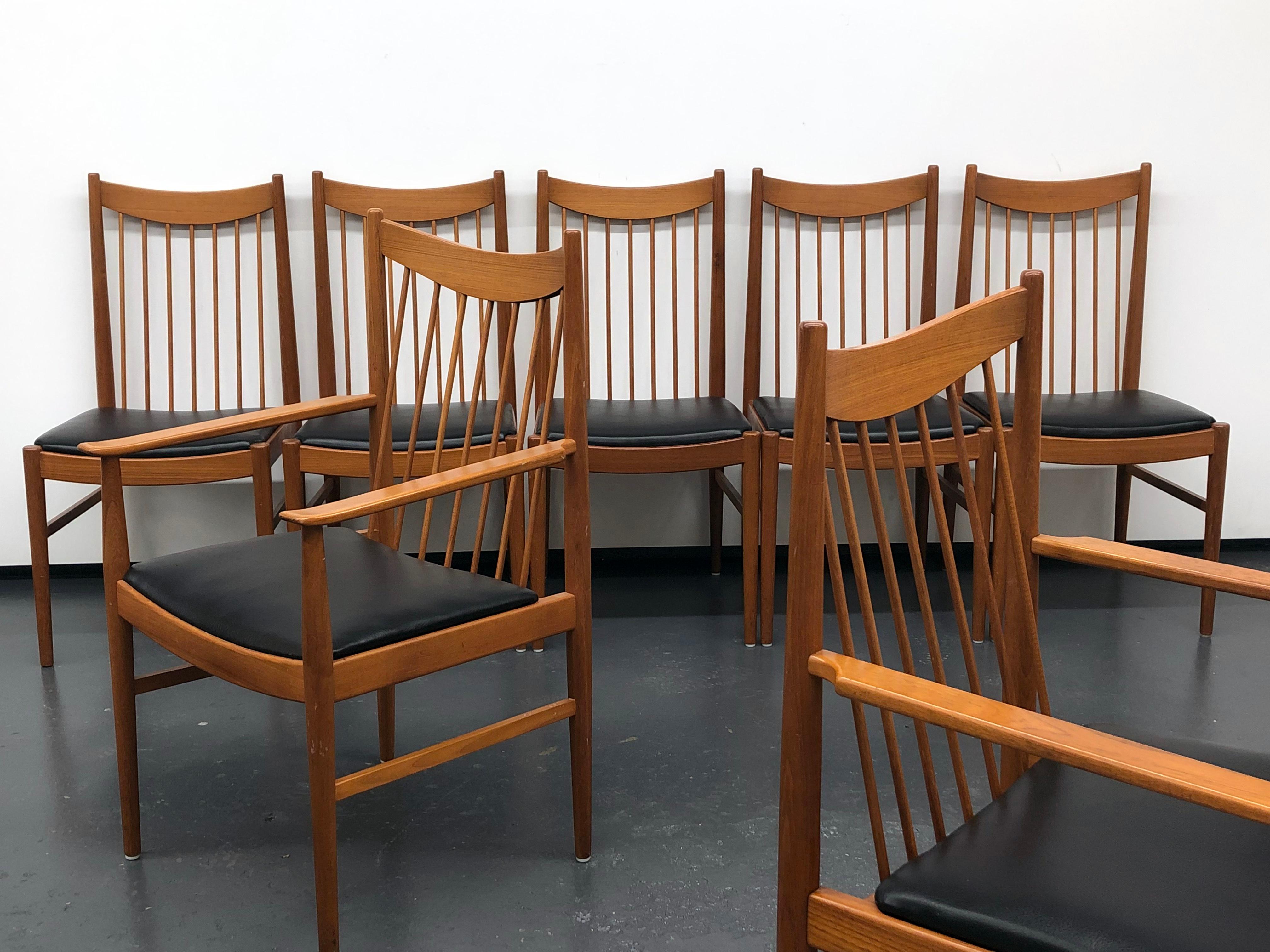 Danish Modern Set of Six Plus One Teak Spindle Back Dining Chairs Arne Vodder  In Good Condition In Washington, DC