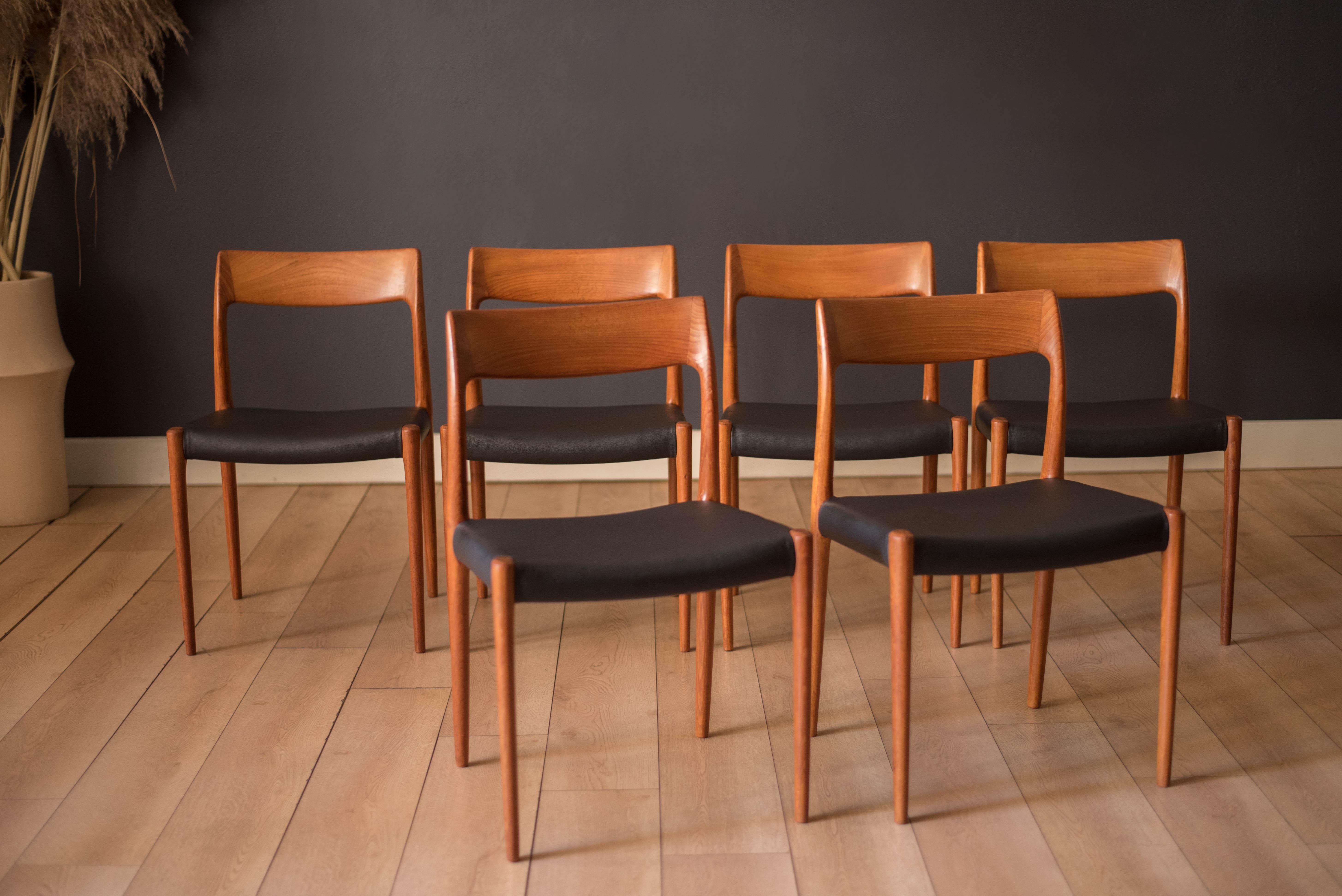 Scandinavian Modern Vintage Set of Six Danish Teak Niels O. Møller Dining Chairs 77