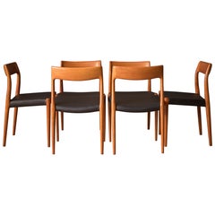Sechser-Set dänischer Niels O. Møller Esszimmerstühle aus Teakholz 77