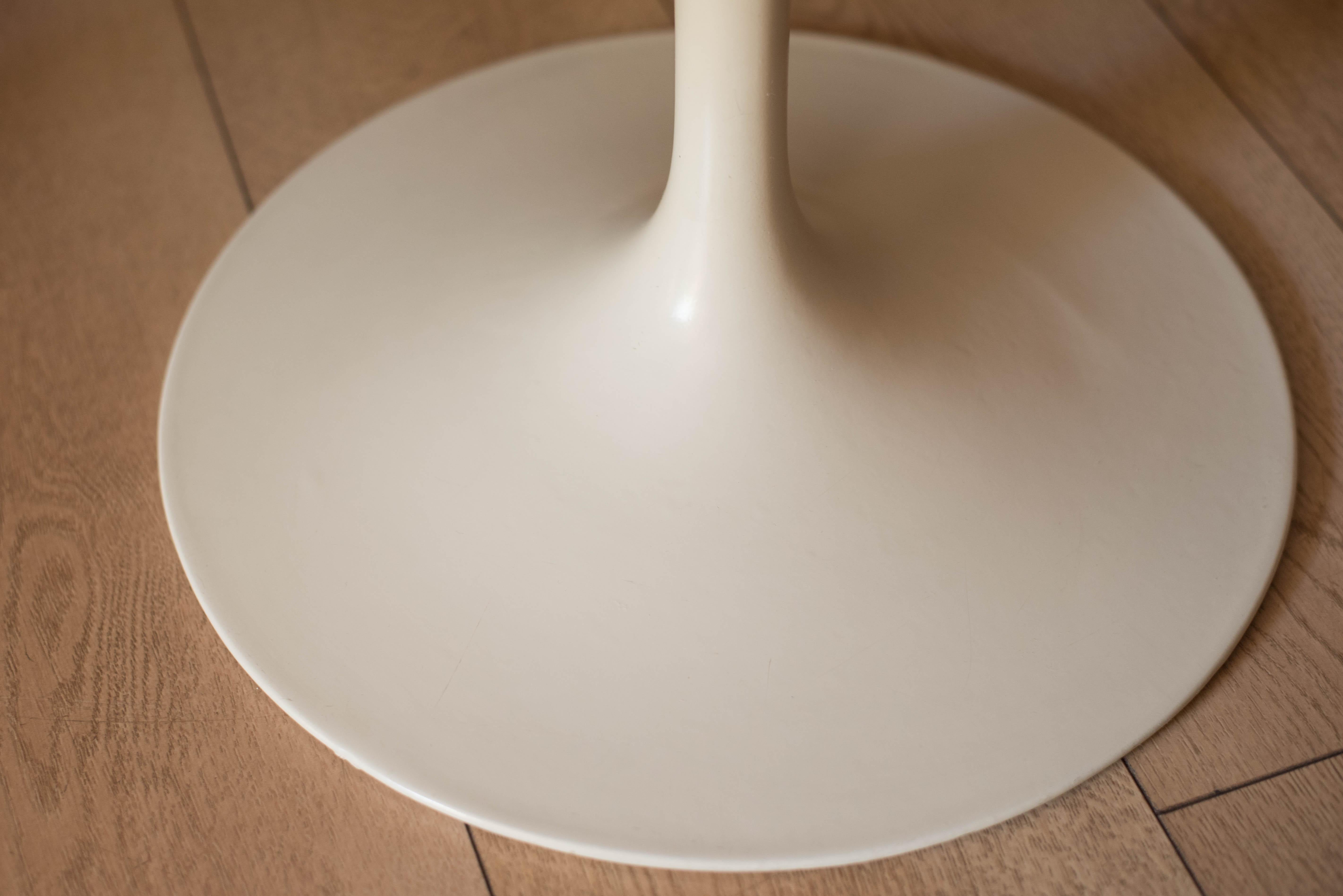 Vintage Set of Six Tulip Pedestal Dining Chairs by Eero Saarinen for Knoll For Sale 8