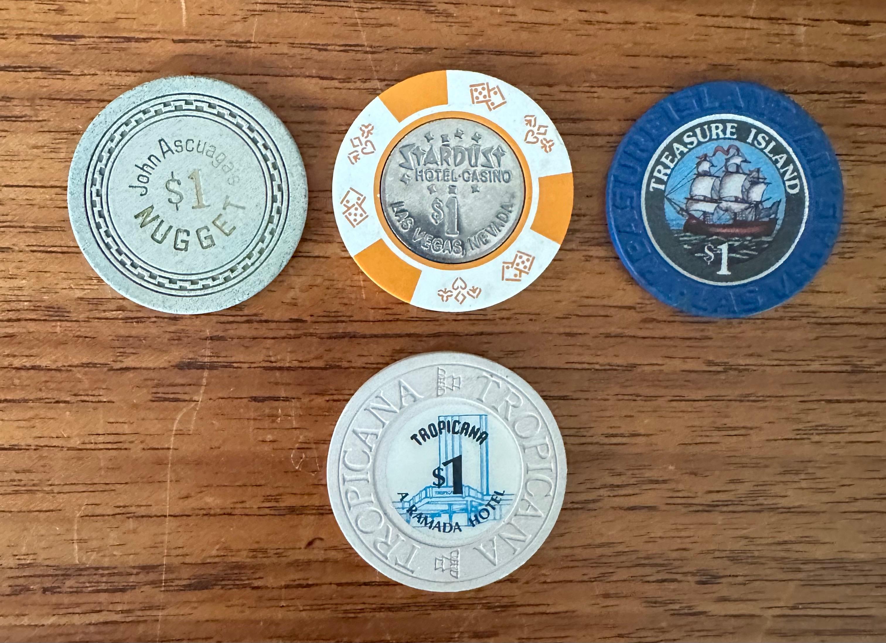 Plastic Vintage Set of Thirteen Las Vegas $1 Poker Chips For Sale