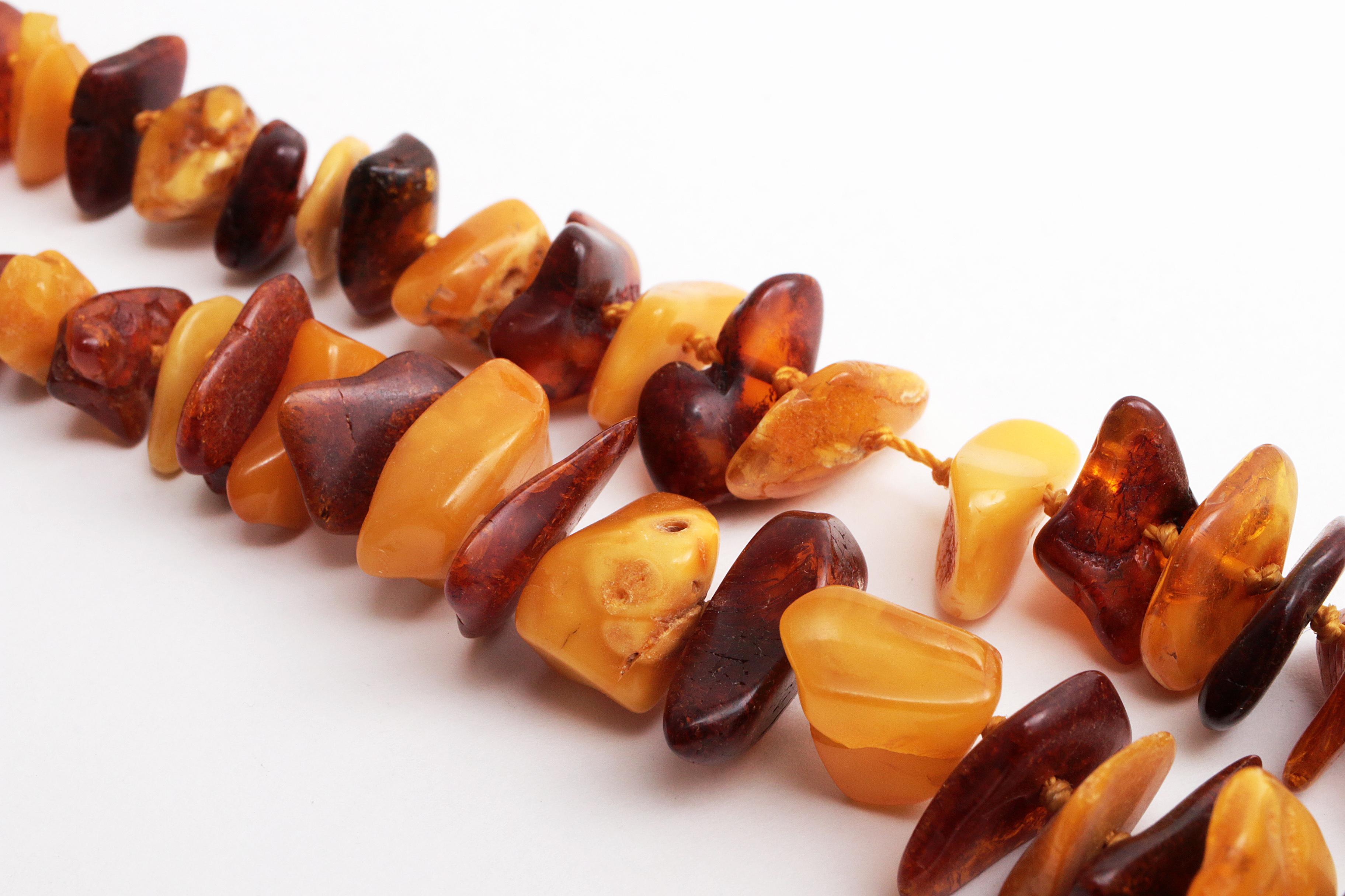 Vintage Set of Three Amber Necklaces, 1960s For Sale 12