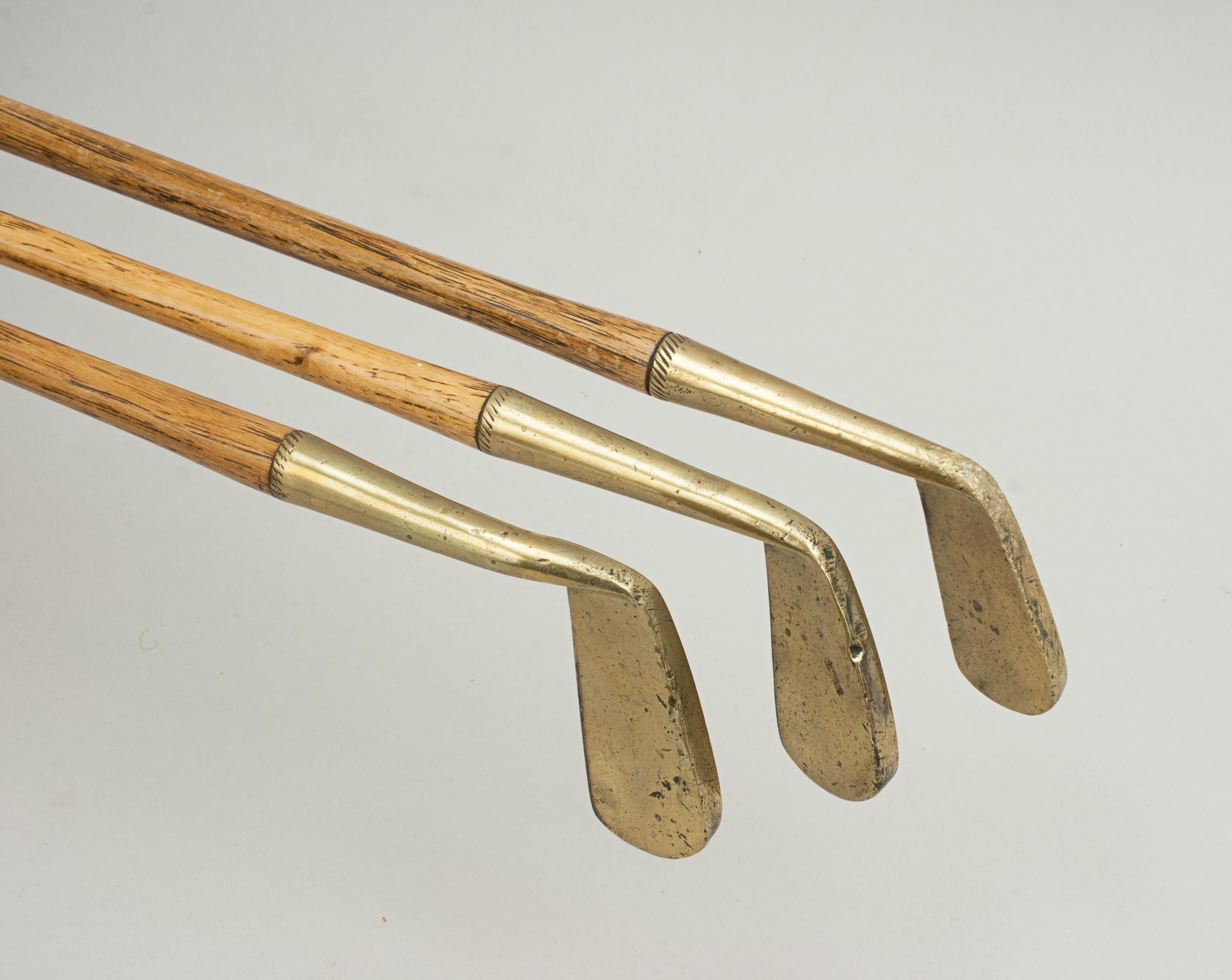 Vintage Set of Three Child's Golf Clubs by Halley & Co In Good Condition For Sale In Oxfordshire, GB