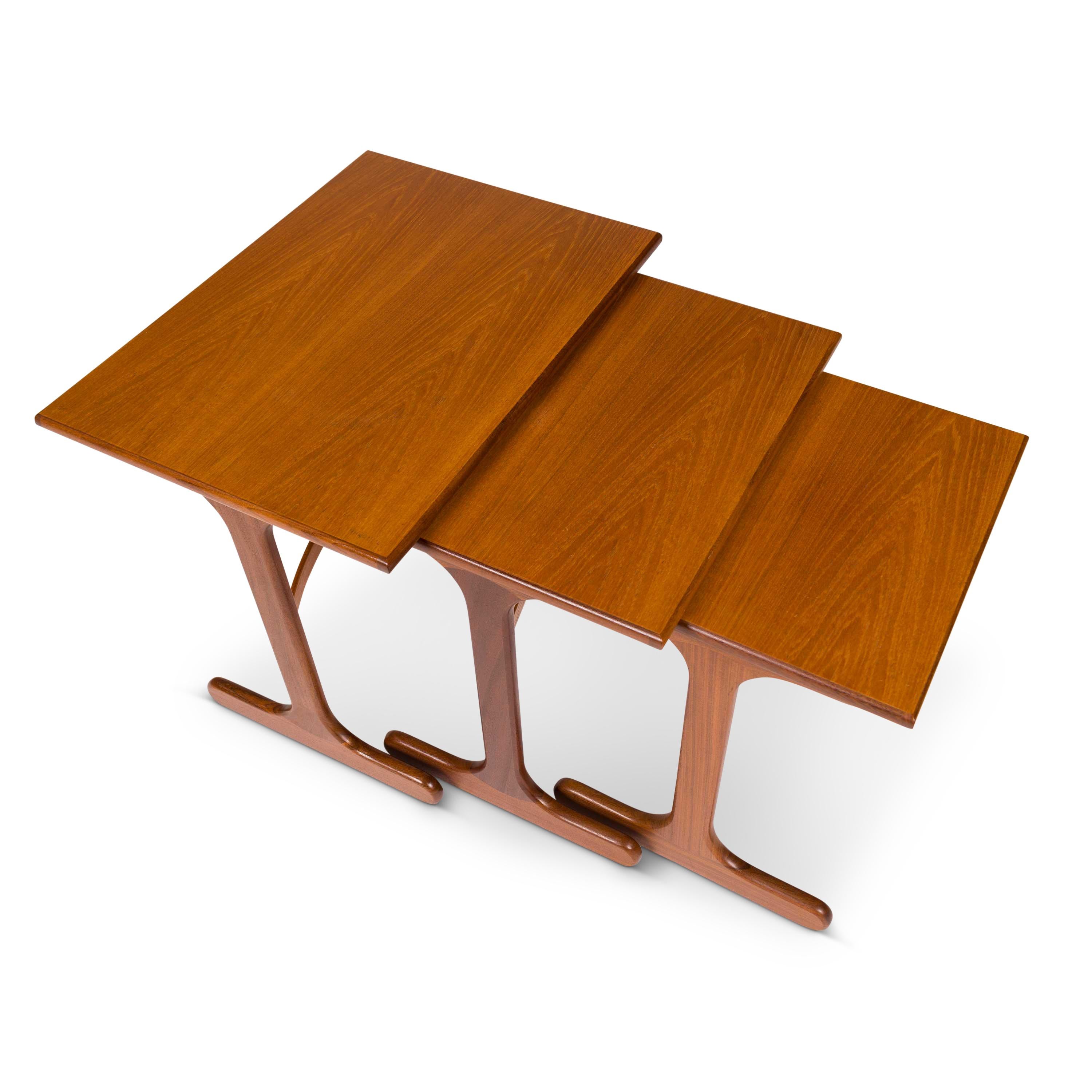 Mid-Century Modern Ensemble vintage de trois tables d'appoint Nested G-Plan en vente