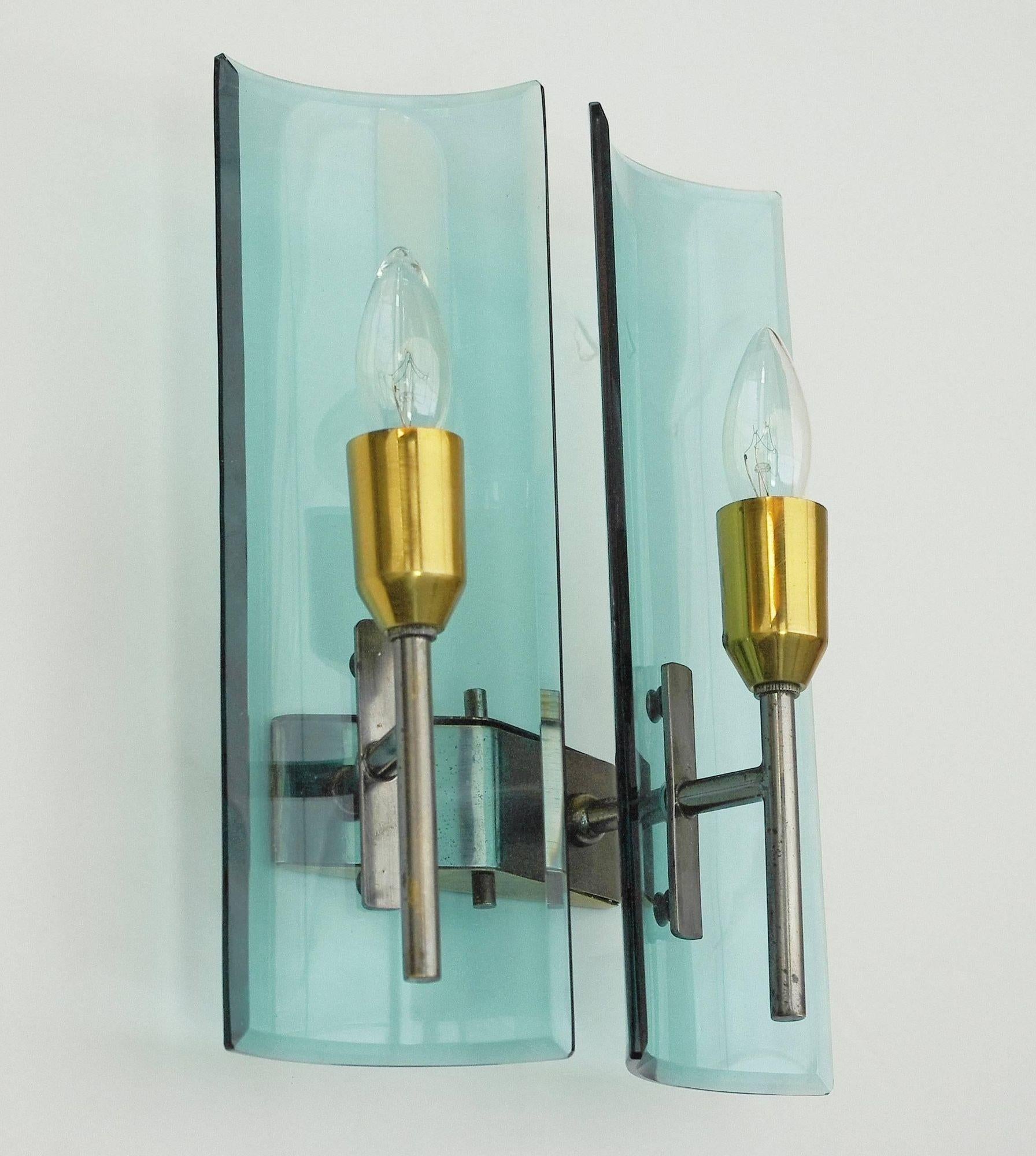 Vintage Set of Three Italian Sconces Designed by Cristal Arte, c. 1960's In Good Condition For Sale In Los Angeles, CA
