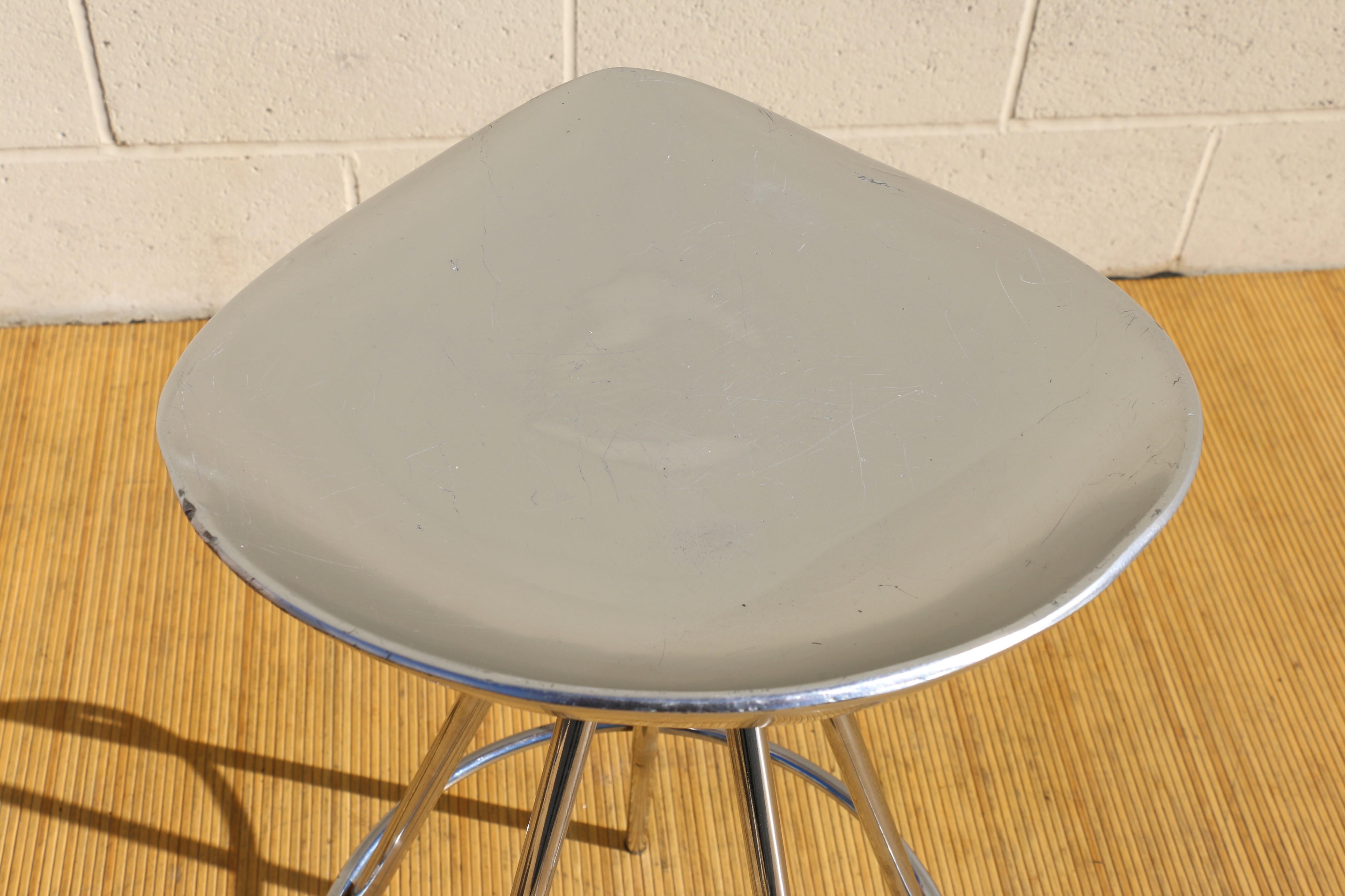 Ensemble vintage de trois tabourets de bar jamaïcains, années 1970 en vente 9
