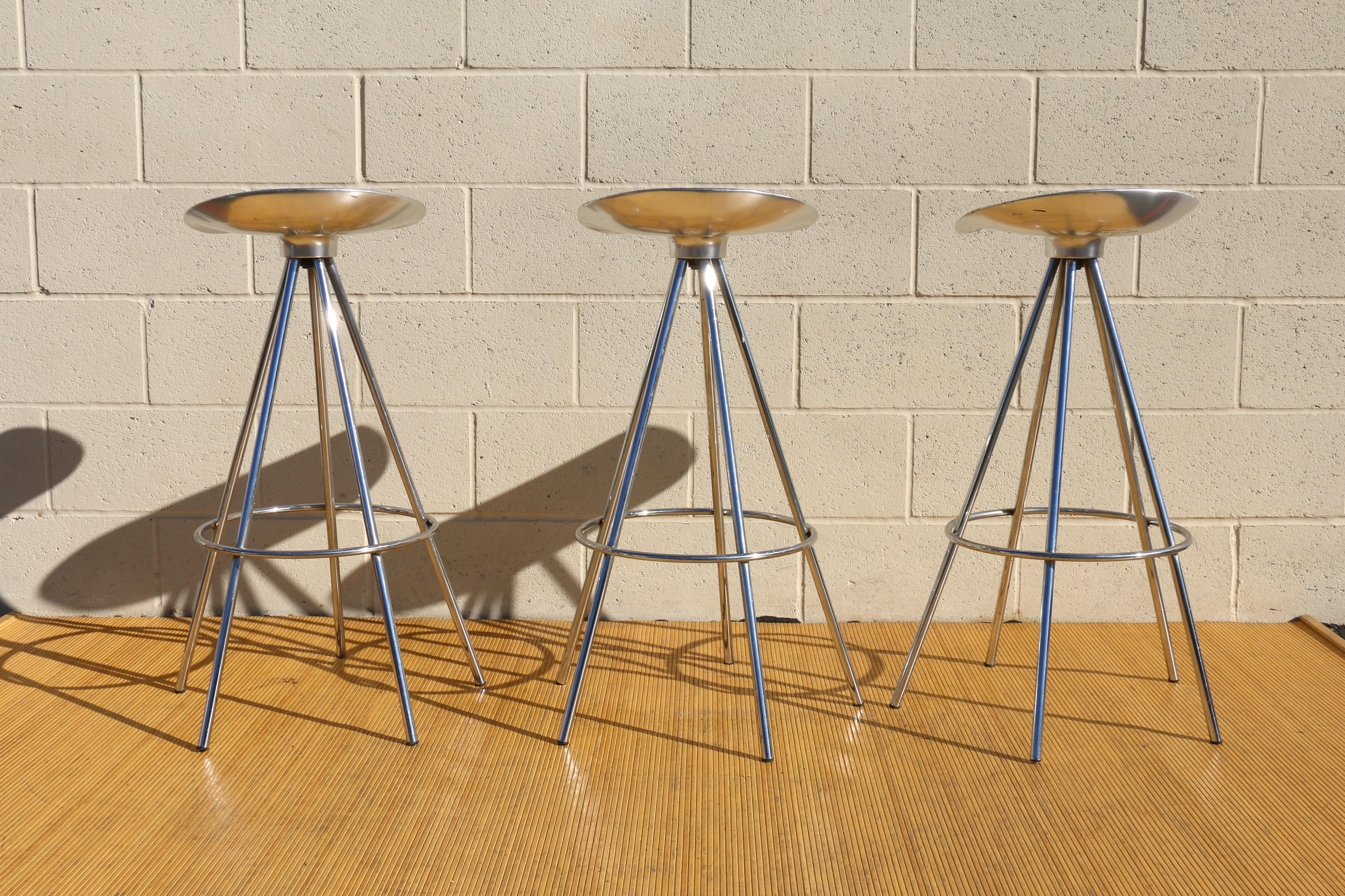 Espagnol Ensemble vintage de trois tabourets de bar jamaïcains, années 1970 en vente