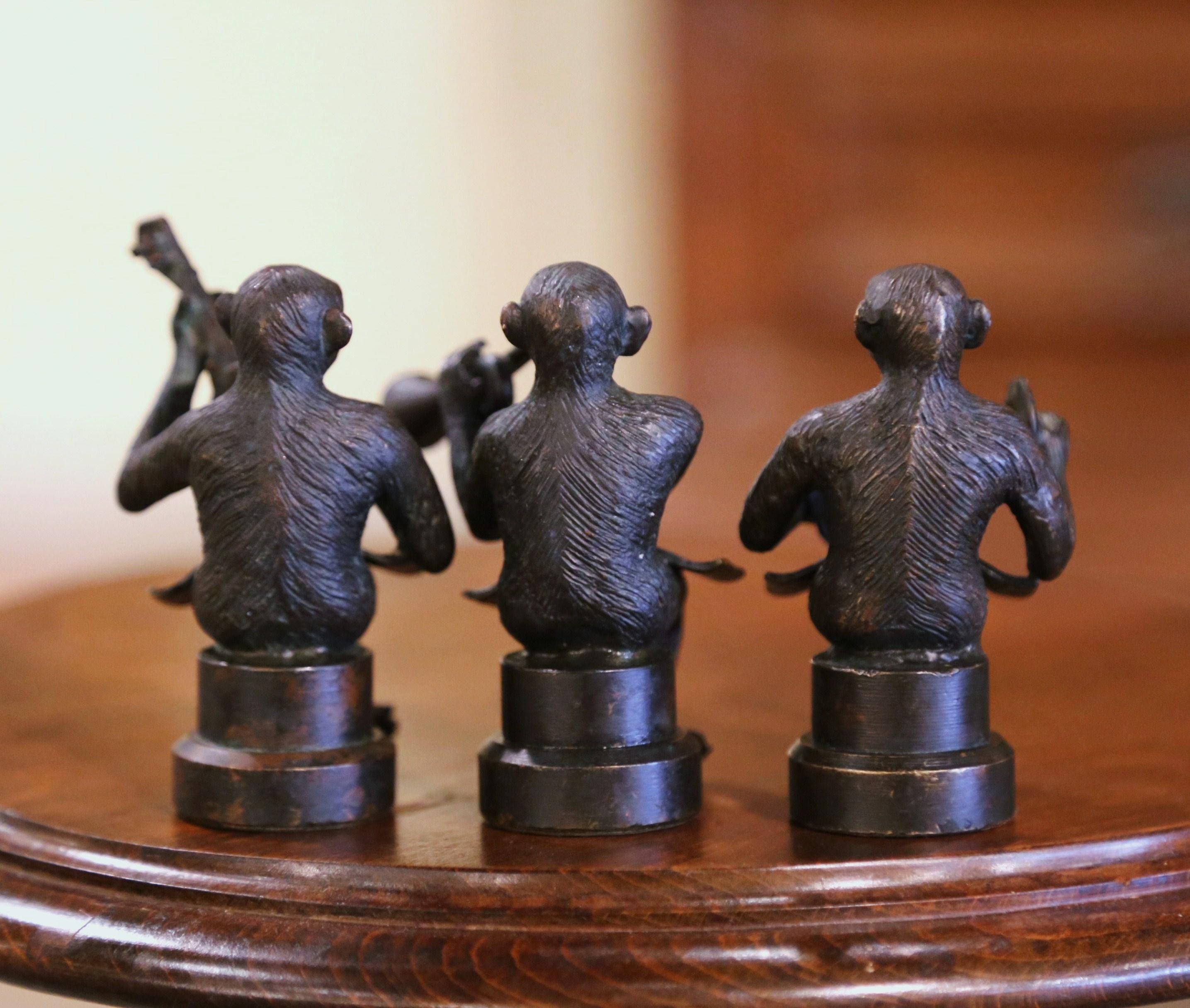 Vintage Satz von drei Miniature Bronze Musiker Affen spielen Instrumente im Zustand „Hervorragend“ im Angebot in Dallas, TX