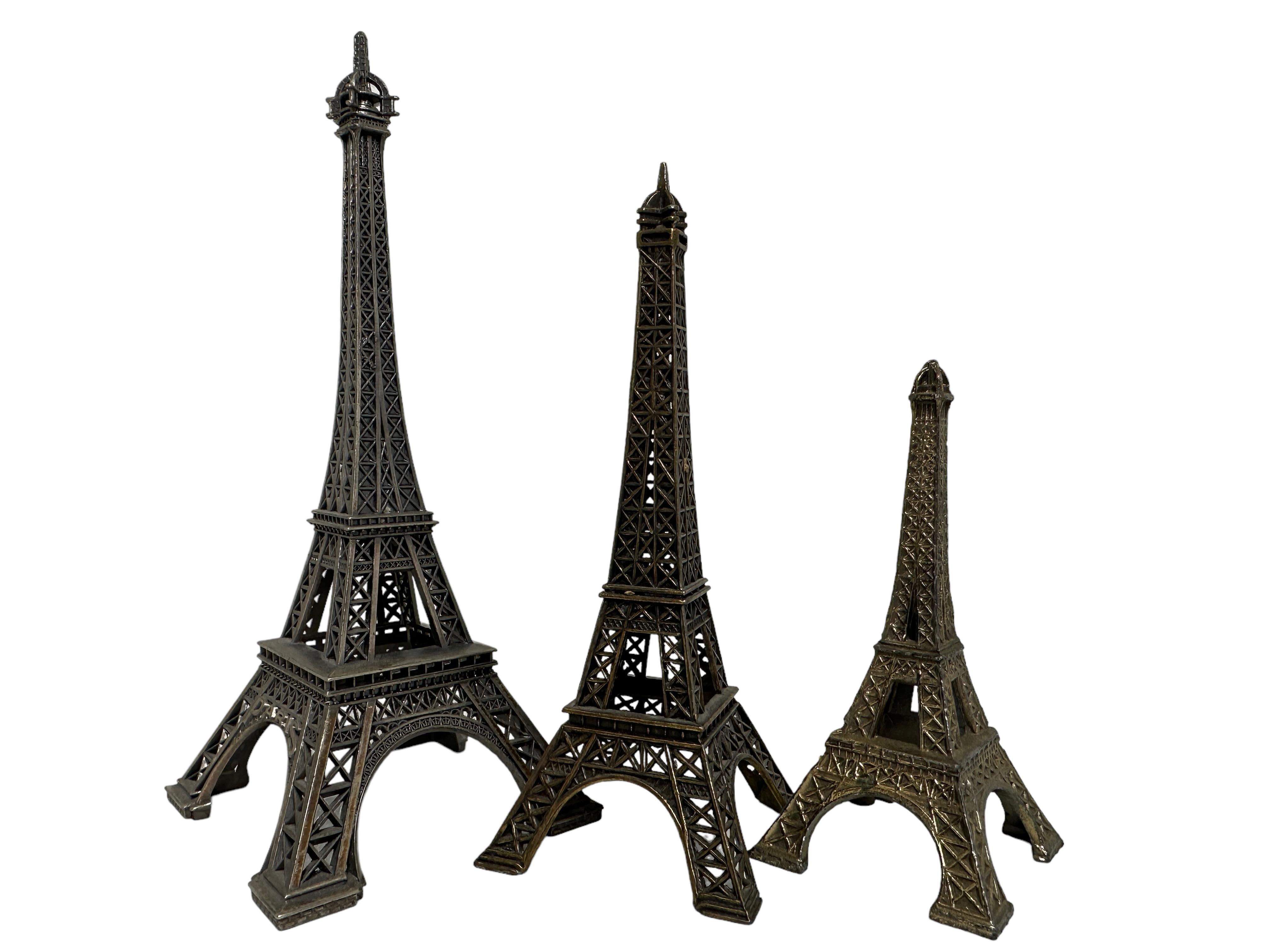 Français Vintage Set of Three Paris Eiffel Tower French Souvenir Building Metal, 1960s en vente