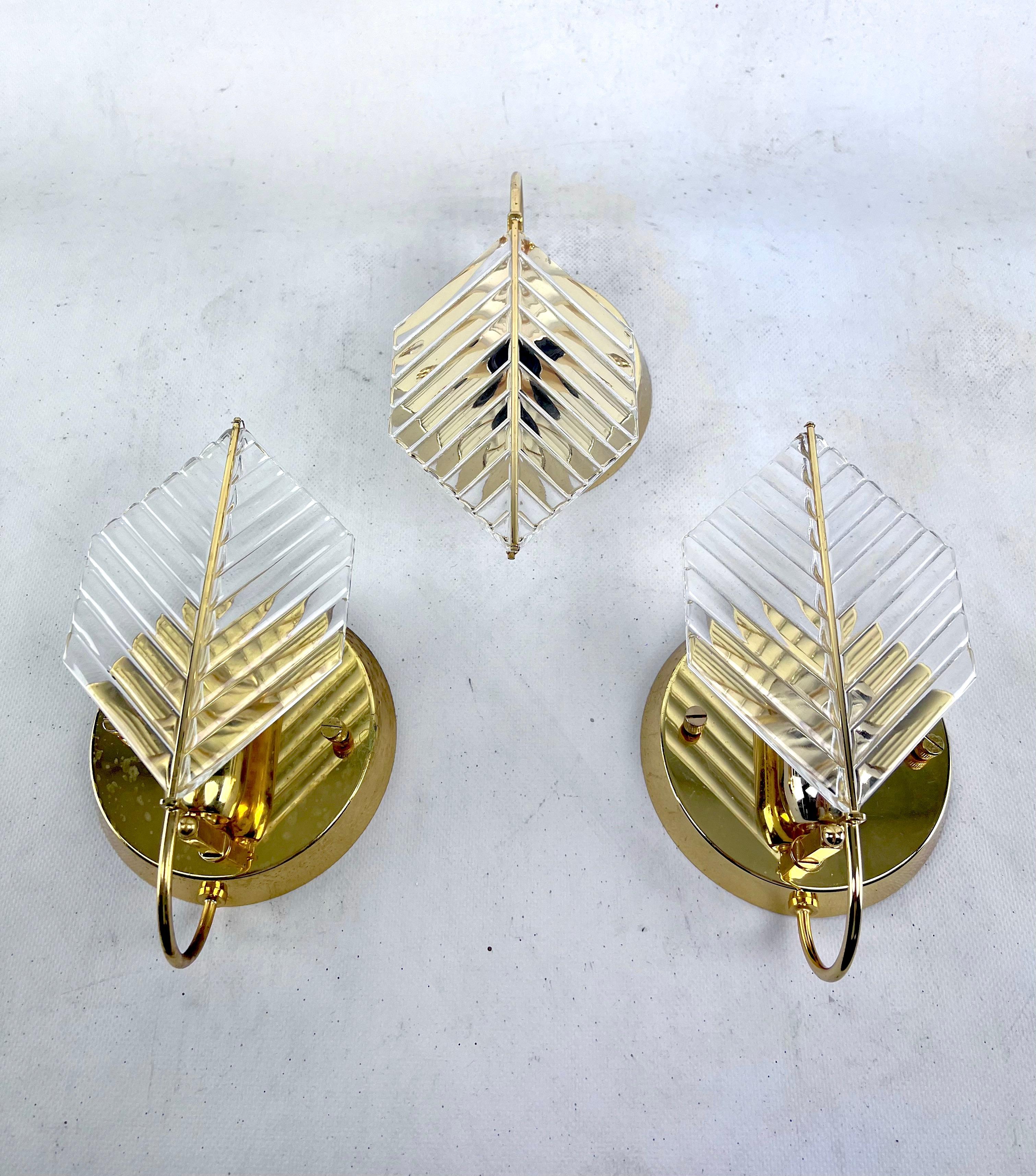 Vintage set of three sconces in brass and glass by Zero Quattro. Italy 1970s For Sale 3