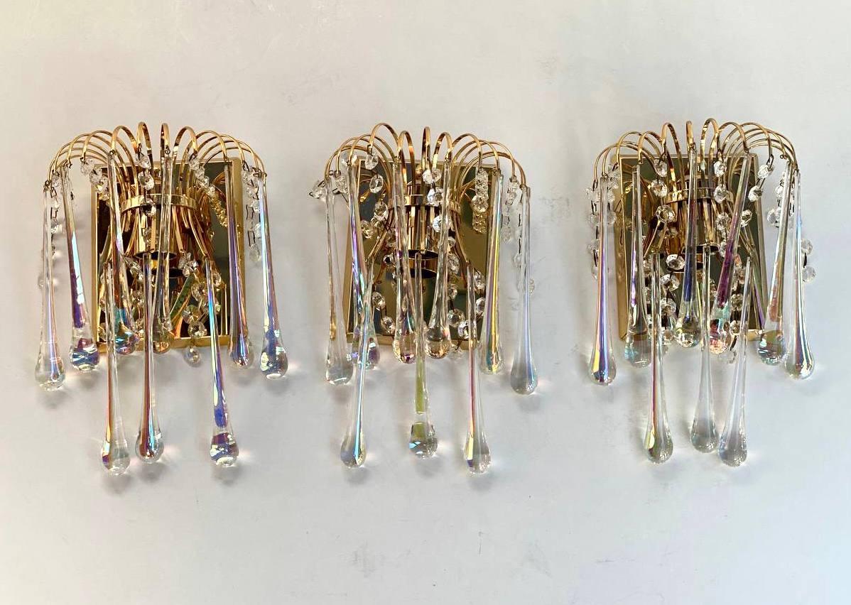 Vintage Set of Three Wall Lamps  French Crystal and Brass Wall Sconces In Good Condition In Bastogne, BE