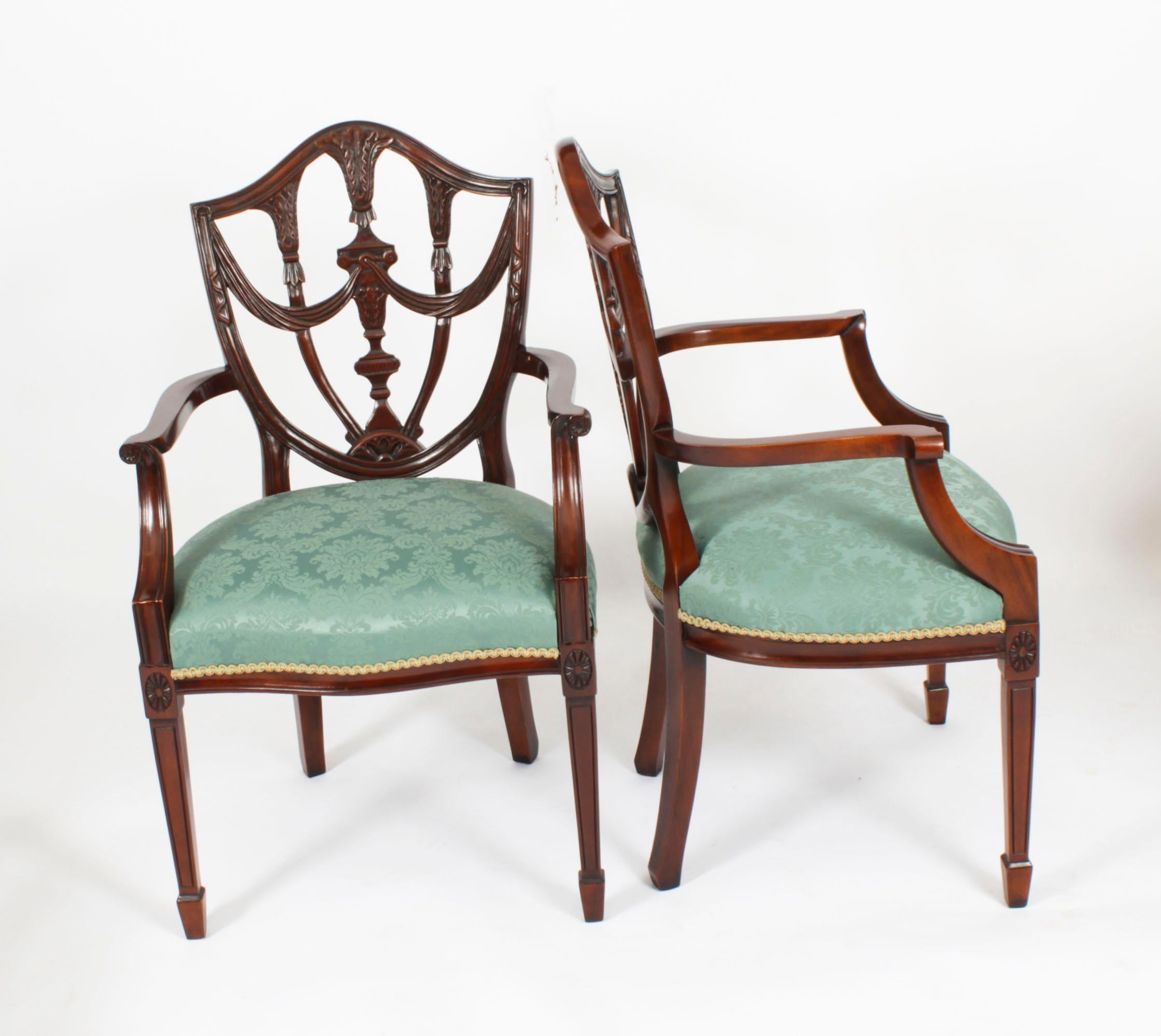 Vintage Set of Twelve Federal Revival Shield Back Dining Chairs 20th Century For Sale 7