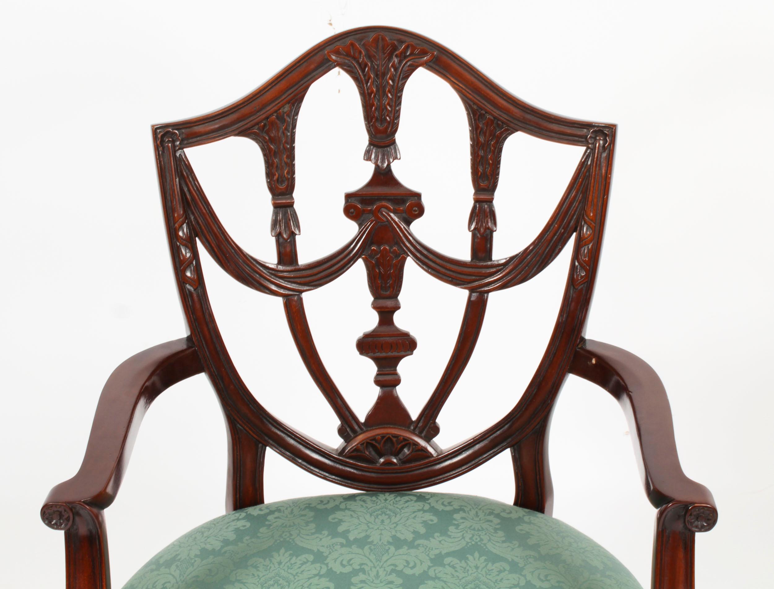 Vintage Set of Twelve Federal Revival Shield Back Dining Chairs 20th Century For Sale 9