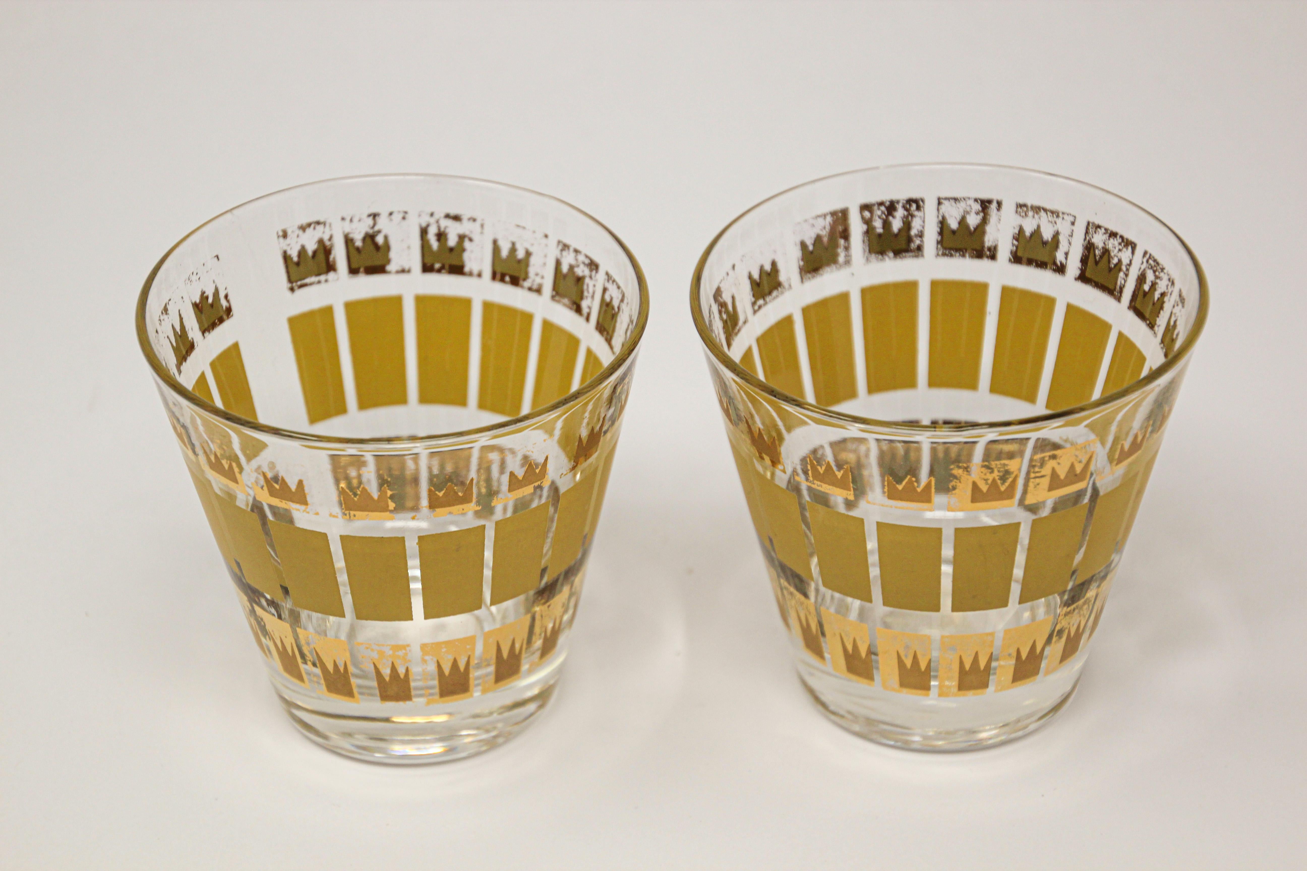 Elegant exquisite vintage set of two whiskey glasses designed by Fred Press.
The glasses are decorated with gold, vintage condition, with 22-karat gold leaf design.
Culver style.
Each glass:
Size: 4