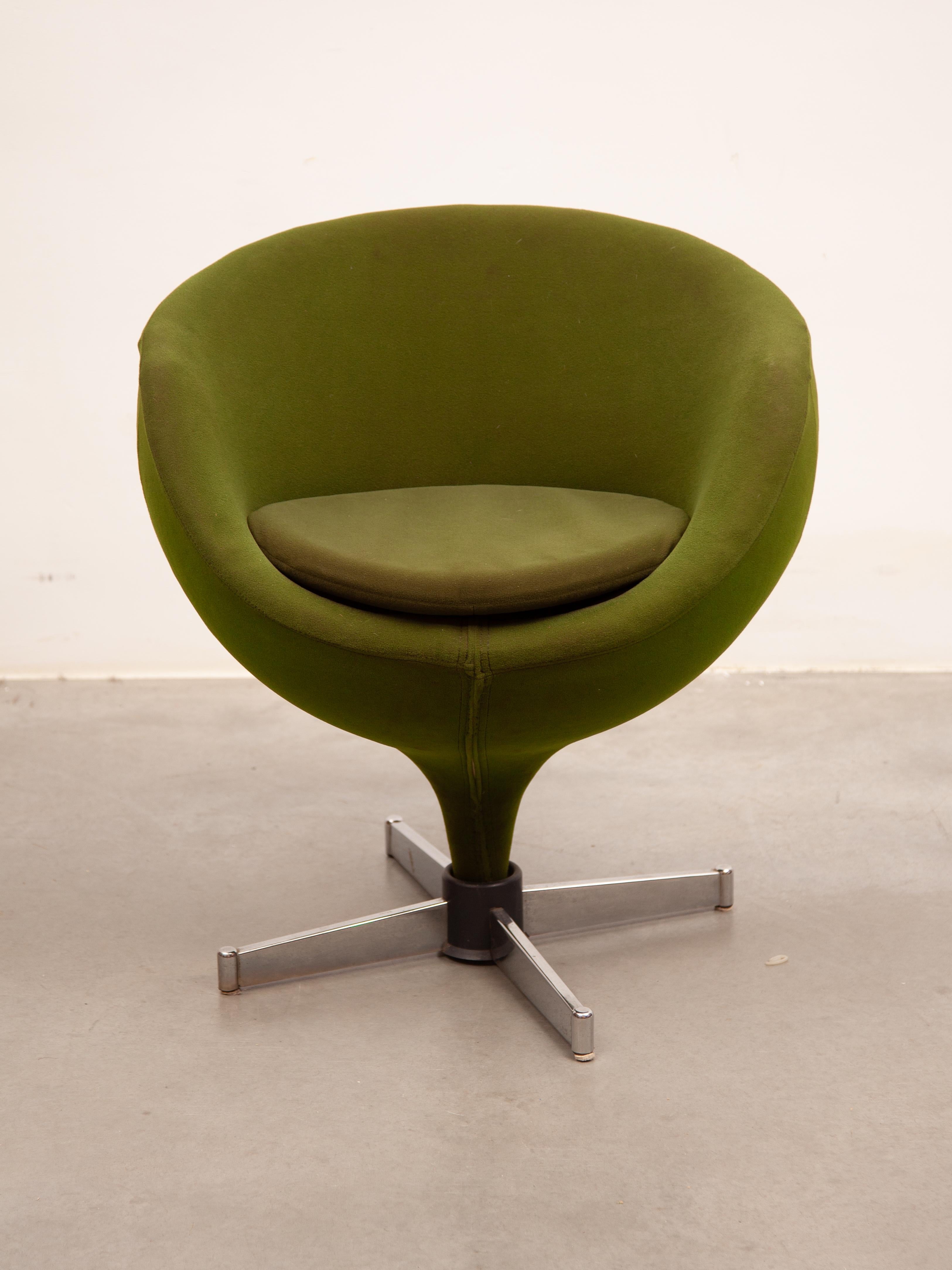 Mid-Century Modern Ensemble vintage de deux chaises pivotantes série « Starlook Ultralight » Modèle « Luna » en vente