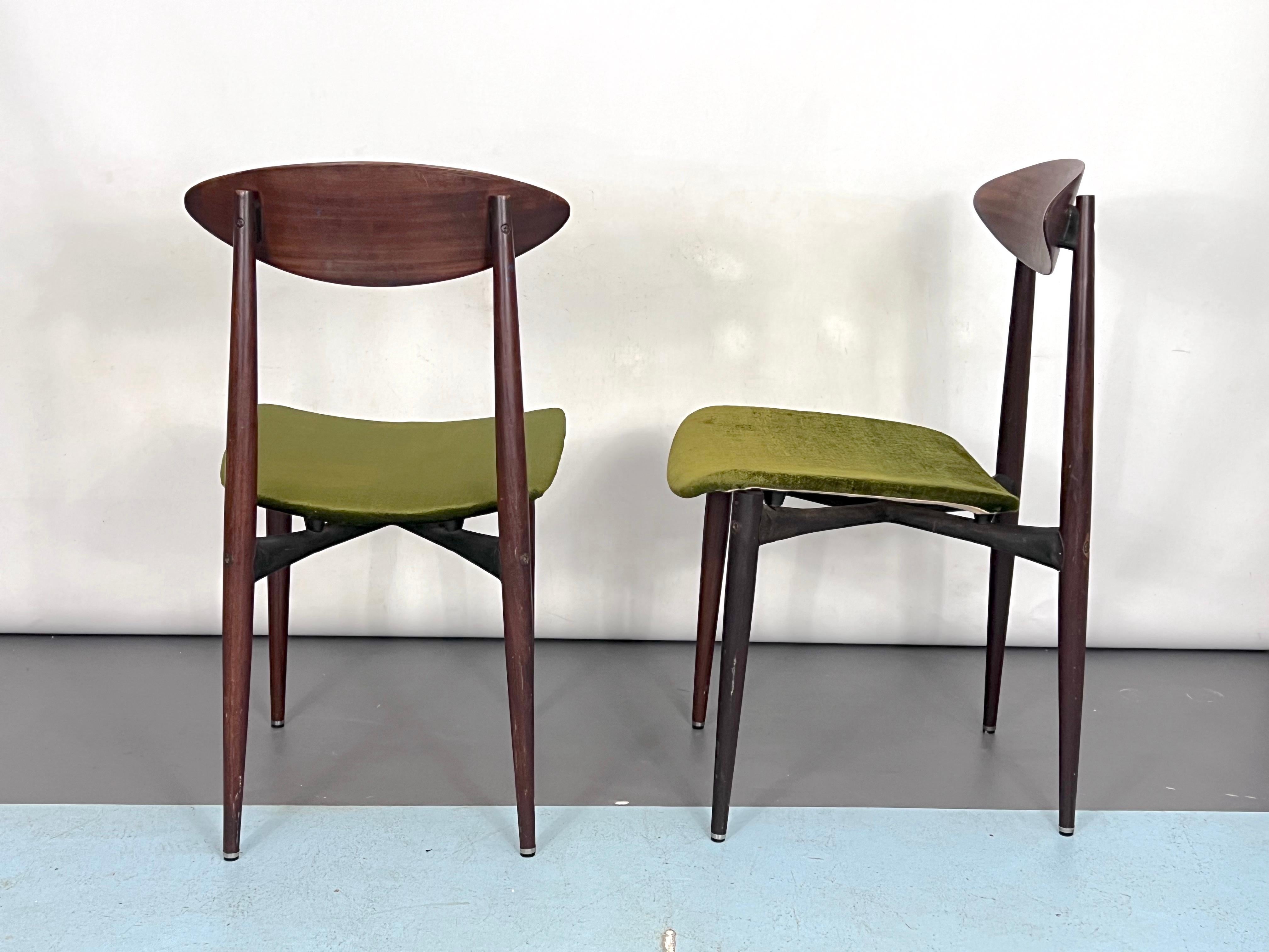 20th Century Vintage set of two wood and green velvet chairs. Italy 1950s For Sale