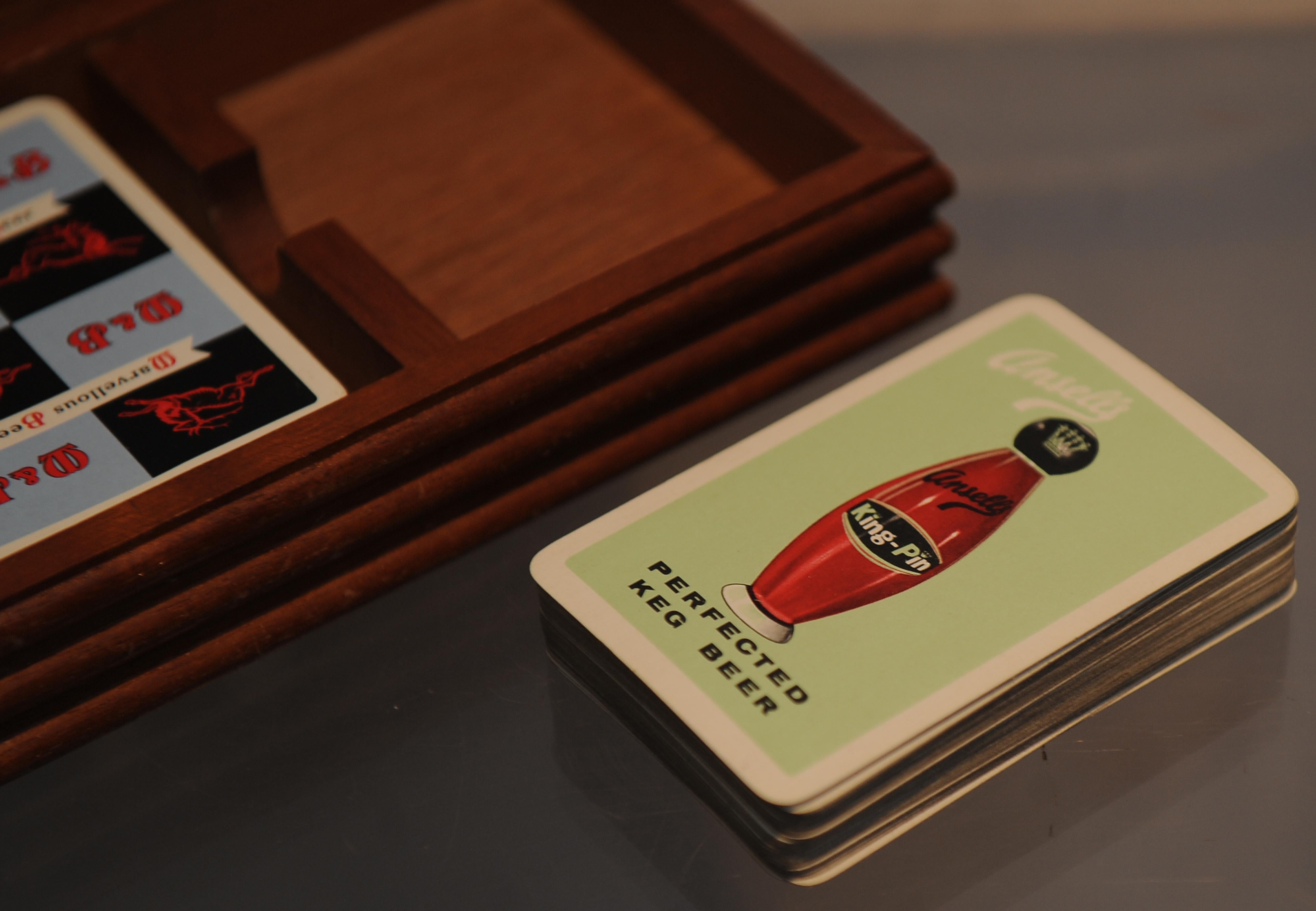 20th Century Vintage Set of Wooden and Brass Marvellous Beers Playing Cards with Poker For Sale