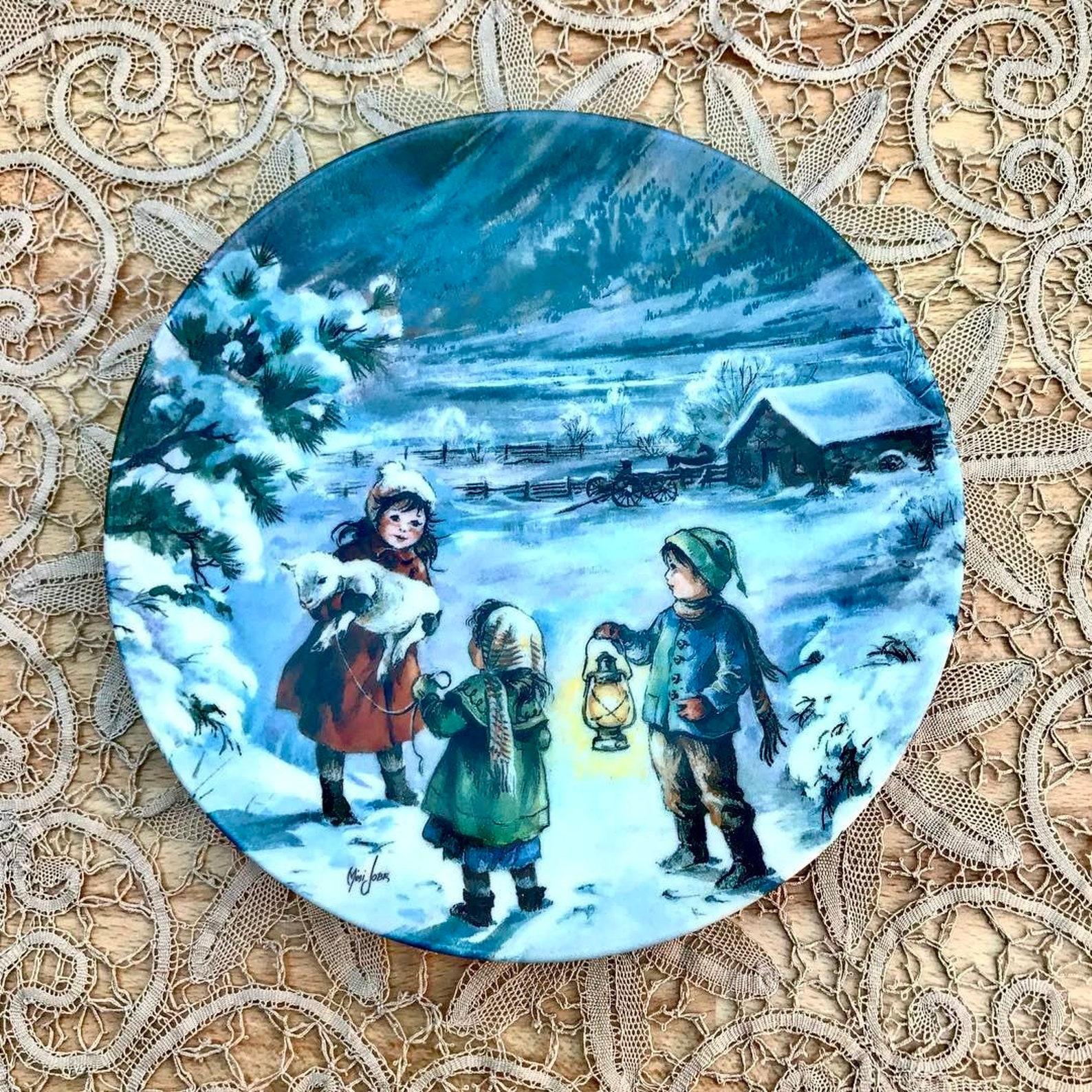 Decorative collectible set of 2 plates «The Lost Lamb» and “Sharing” from the limited series «Nature’s Child» by the famous American company Edwin M. Knowles. 

By Mimi Jobe. 1990. 

Listed in the Bradex catalogue, has an individual number.