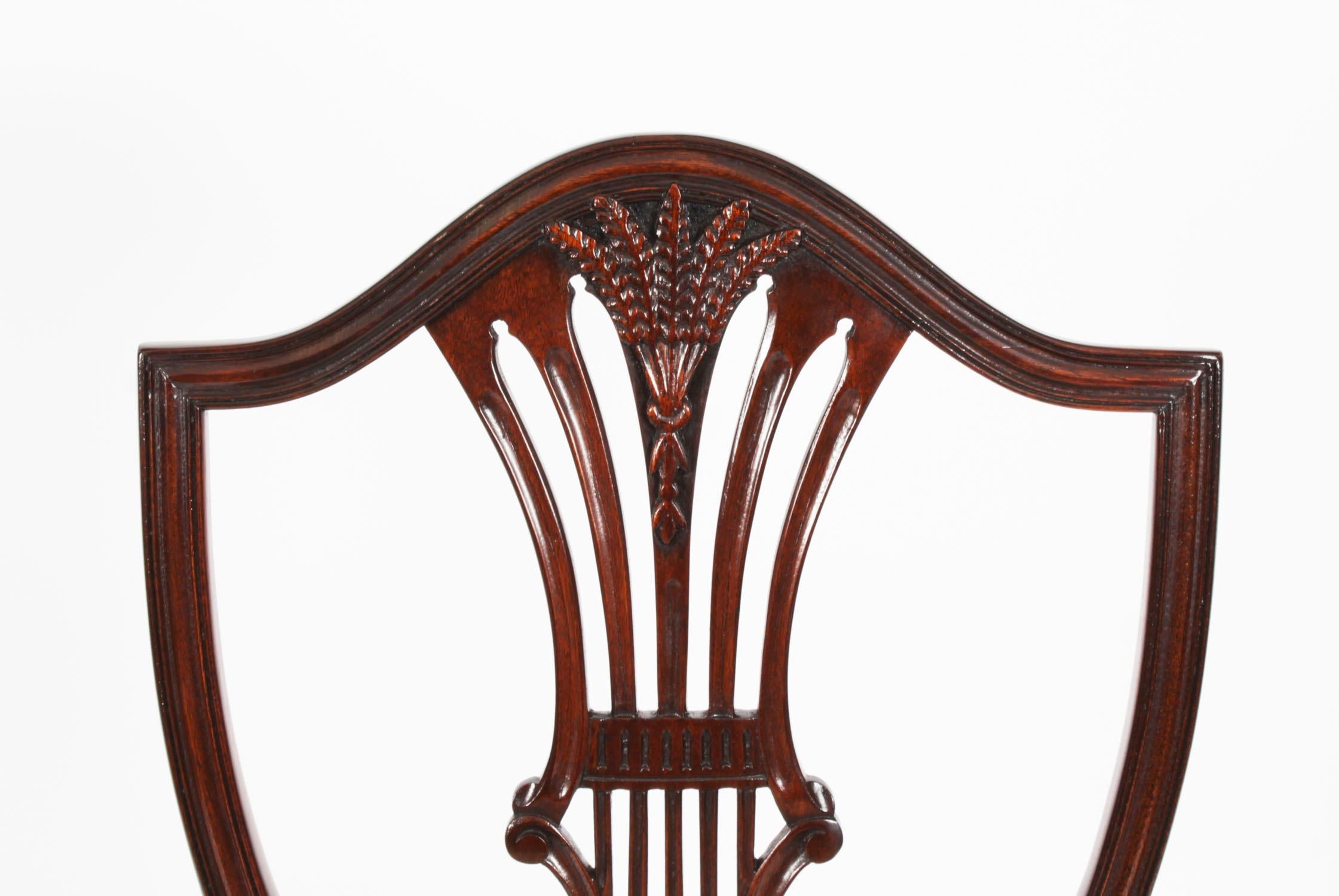 Set vintage di sette sedie da pranzo Wheatsheaf Shieldback del XX secolo in vendita 1