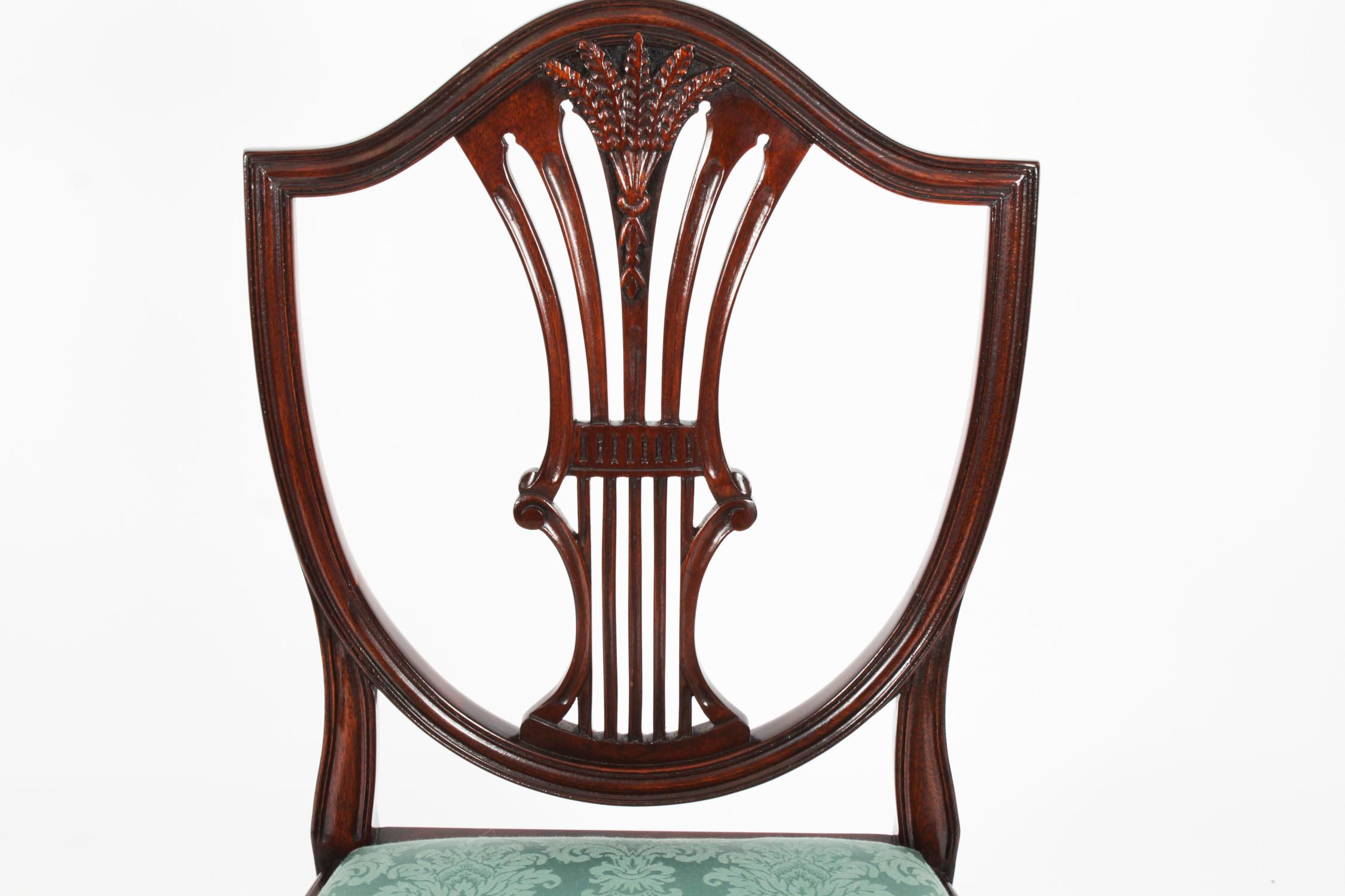 Set vintage di sette sedie da pranzo Wheatsheaf Shieldback del XX secolo in vendita 2