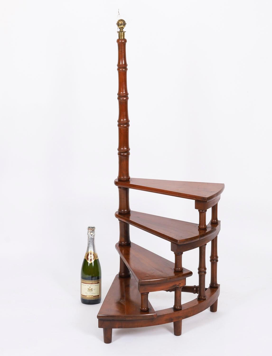 Vintage Set Spiral Mahogany Library Steps 20th Century en vente 4