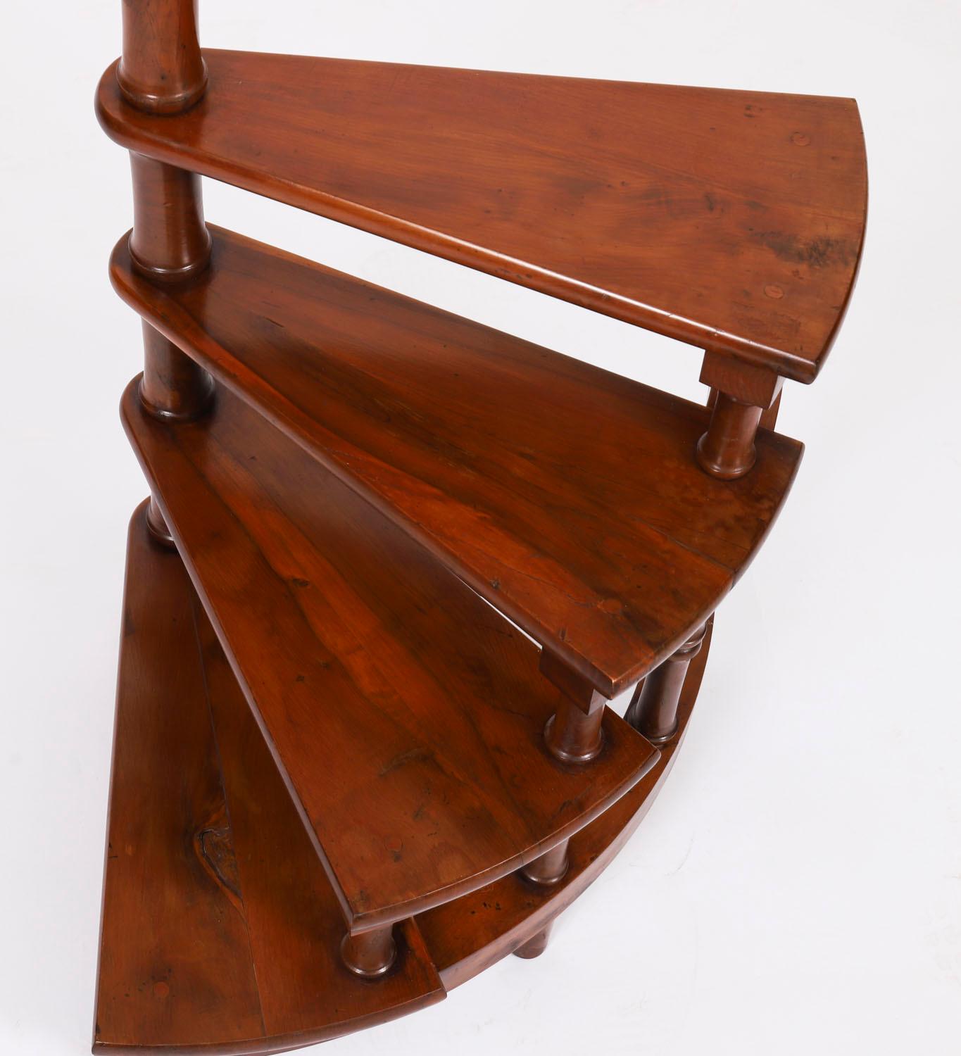 Vintage Set Spiral Mahogany Library Steps 20th Century en vente 3