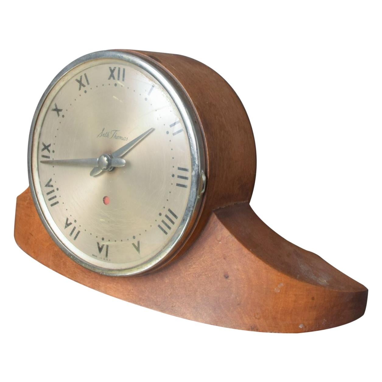 1950s Seth Thomas Dynaire 2 E Wood Mantel Vintage ART DECO Clock