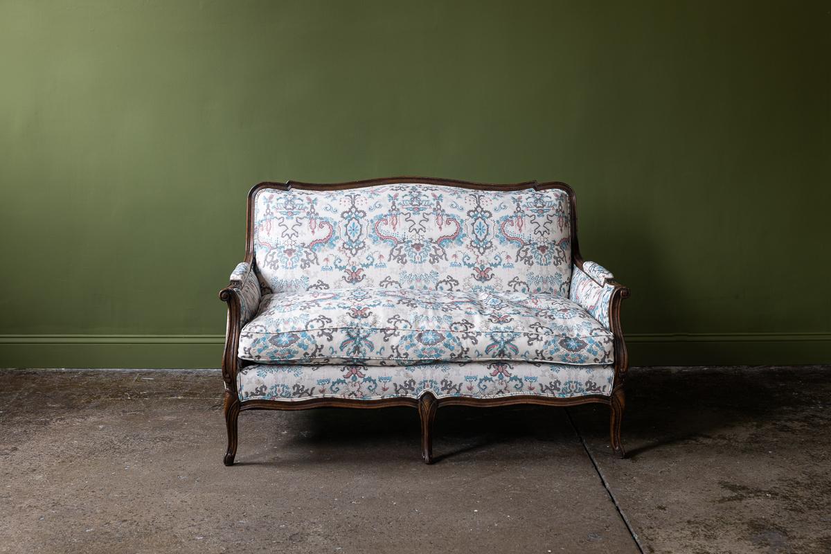 Vintage Sette in Printed Upholstery In Good Condition For Sale In Westport, CT
